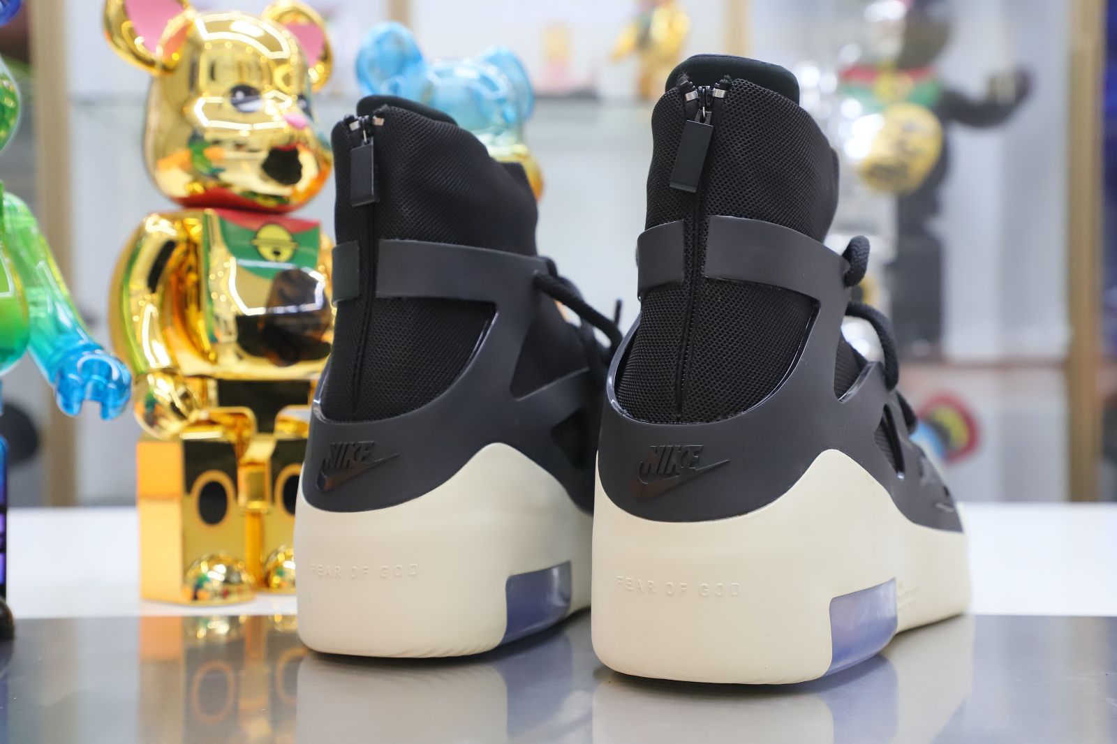 Kimi kick Nike Air Fear of God 1 black  fog