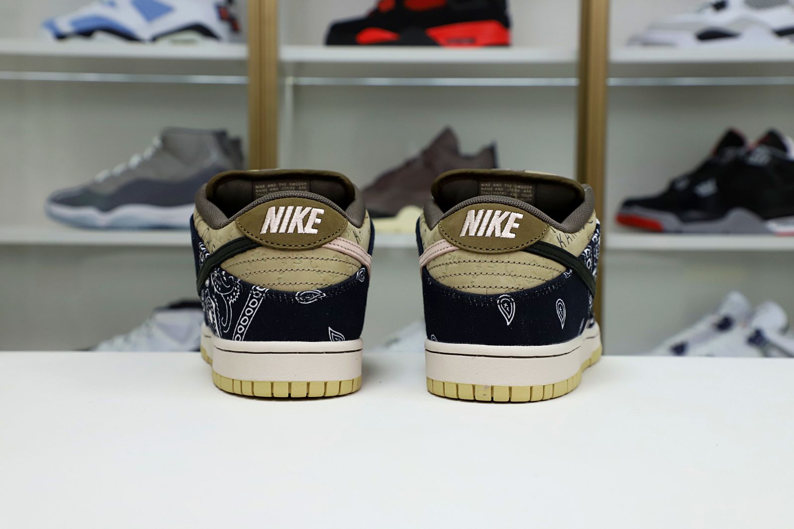 Kimi kick TRAVIS SCOTT X DUNK LOW PREMIUM QS SB 'CACTUS JACK'