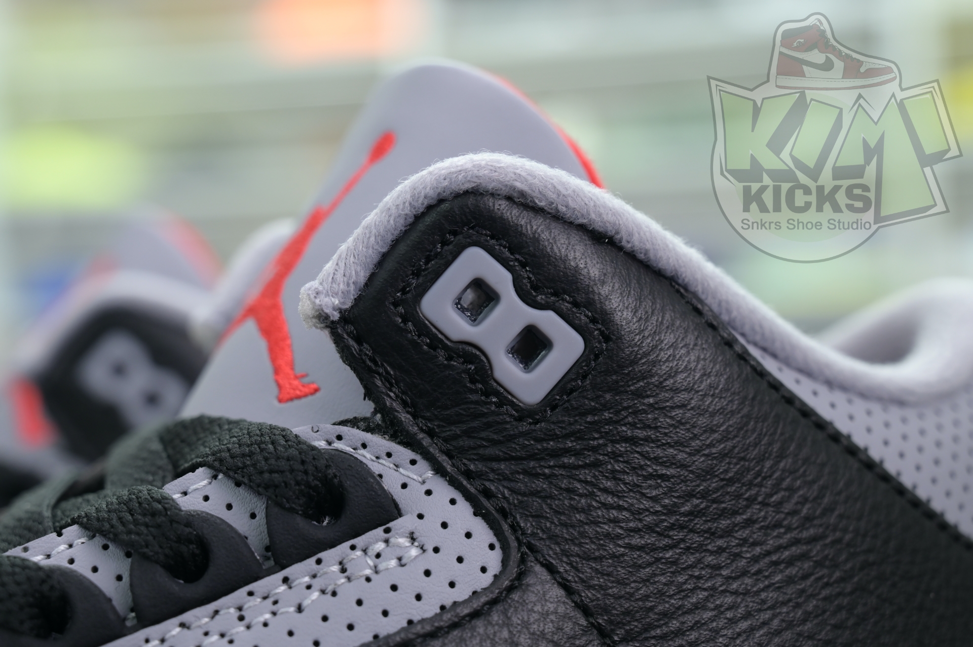 Kimi kick Air Jordan 3“Black Cement Reimagined”