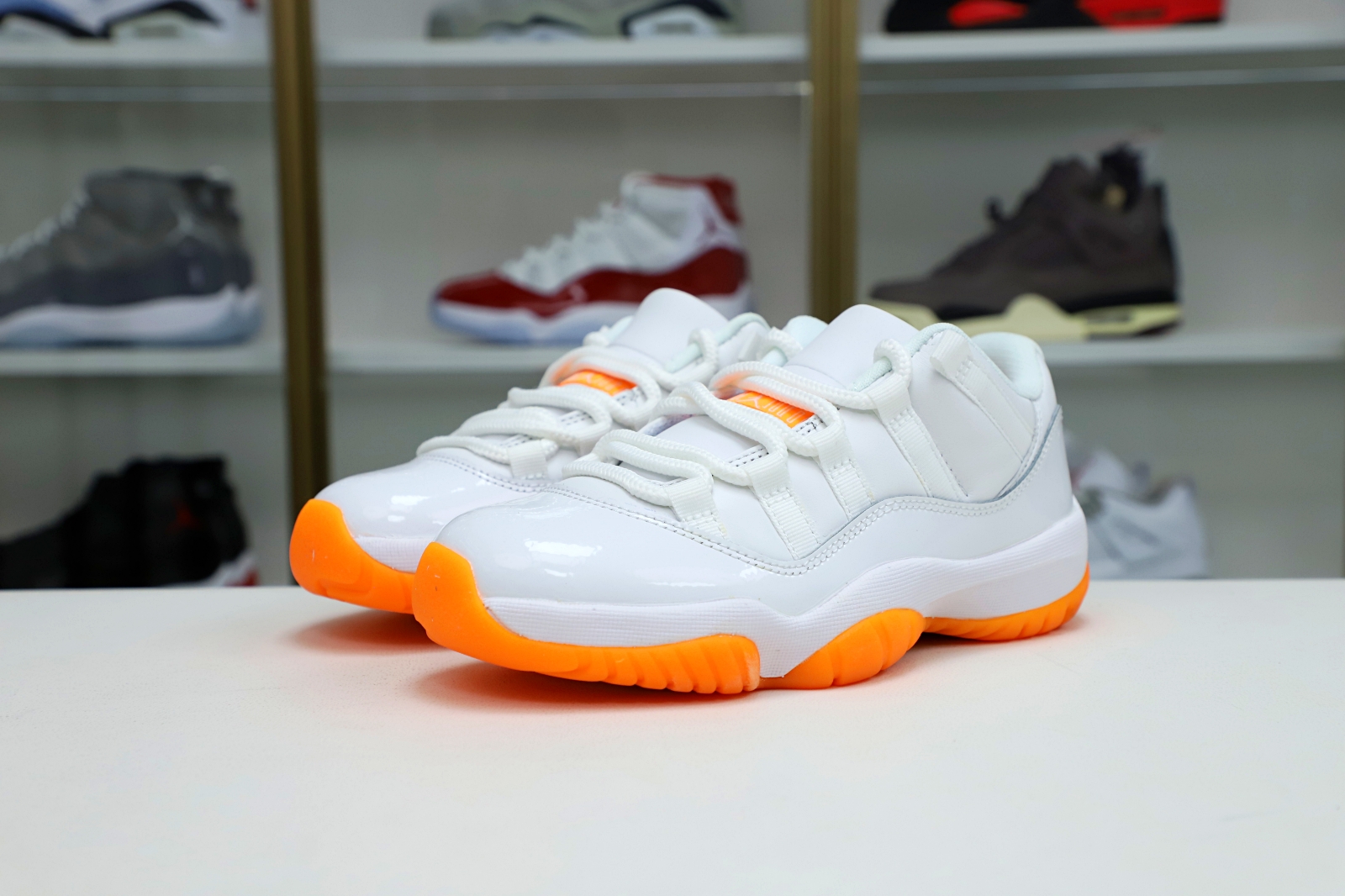 Kimi kick WMNS AIR JORDAN 11 RETRO LOW 'BRIGHT CITRUS'