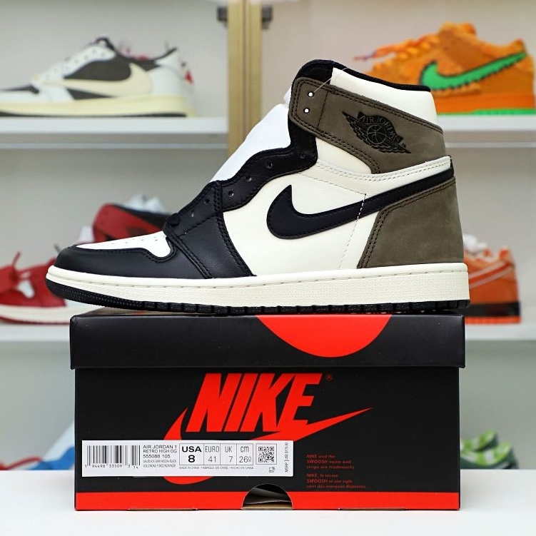 Kimi kick AIR JORDAN 1 RETRO HIGH OG 'DARK MOCHA'