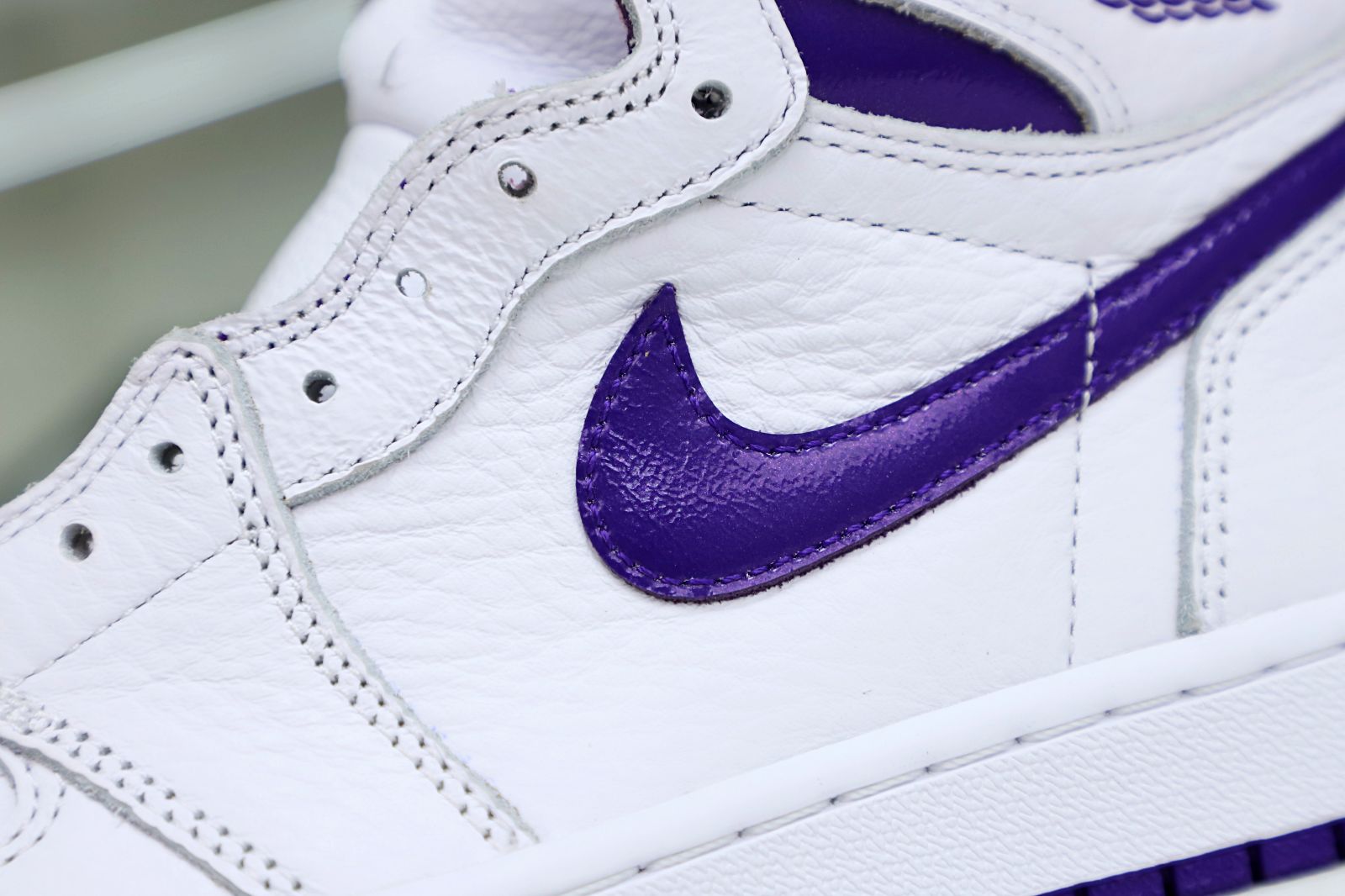 Kimi kick Air Jordan 1 High OG Court Purple