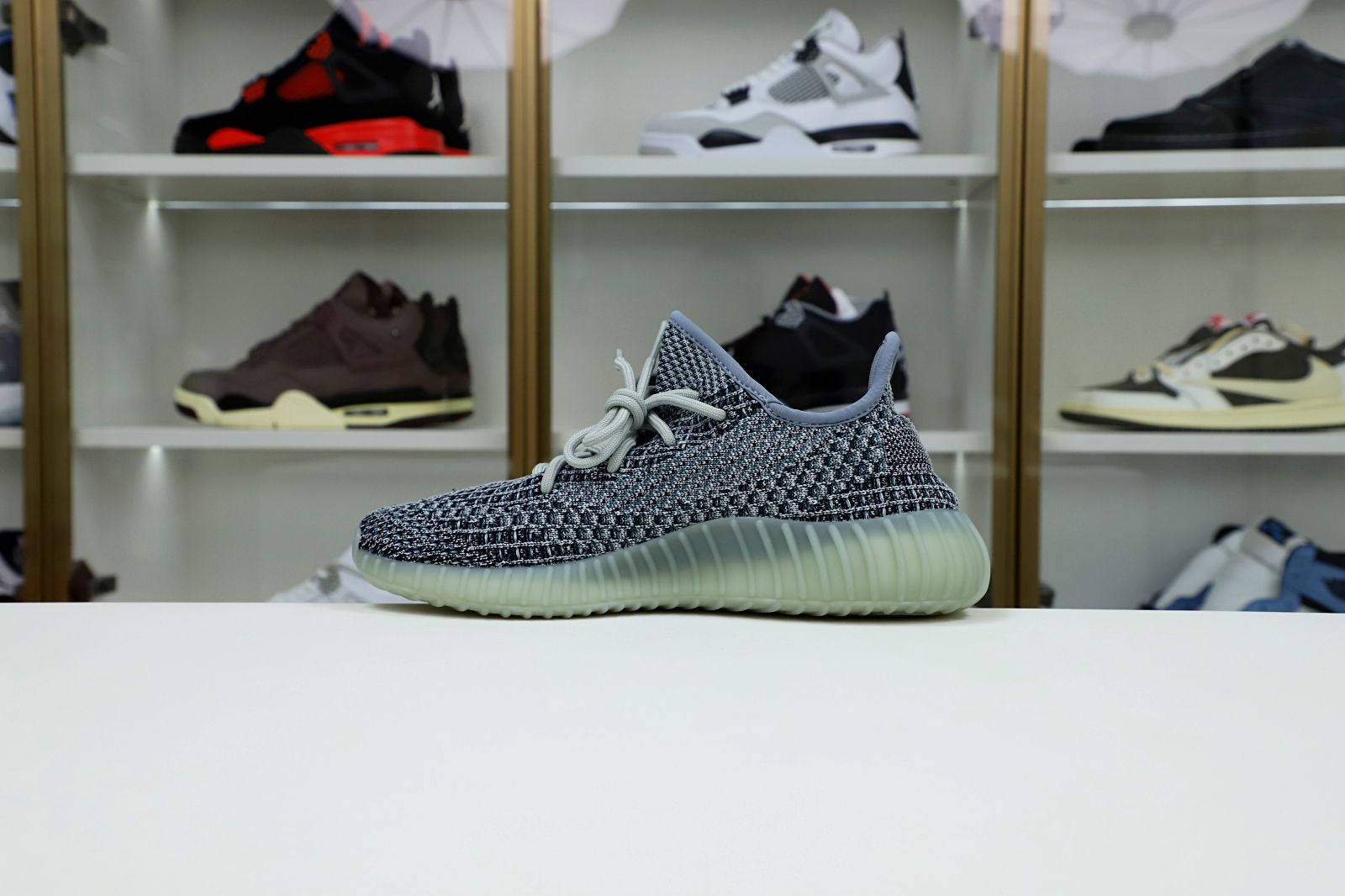 Kimi kick YEEZY BOOST 350 V2 'ASH BLUE