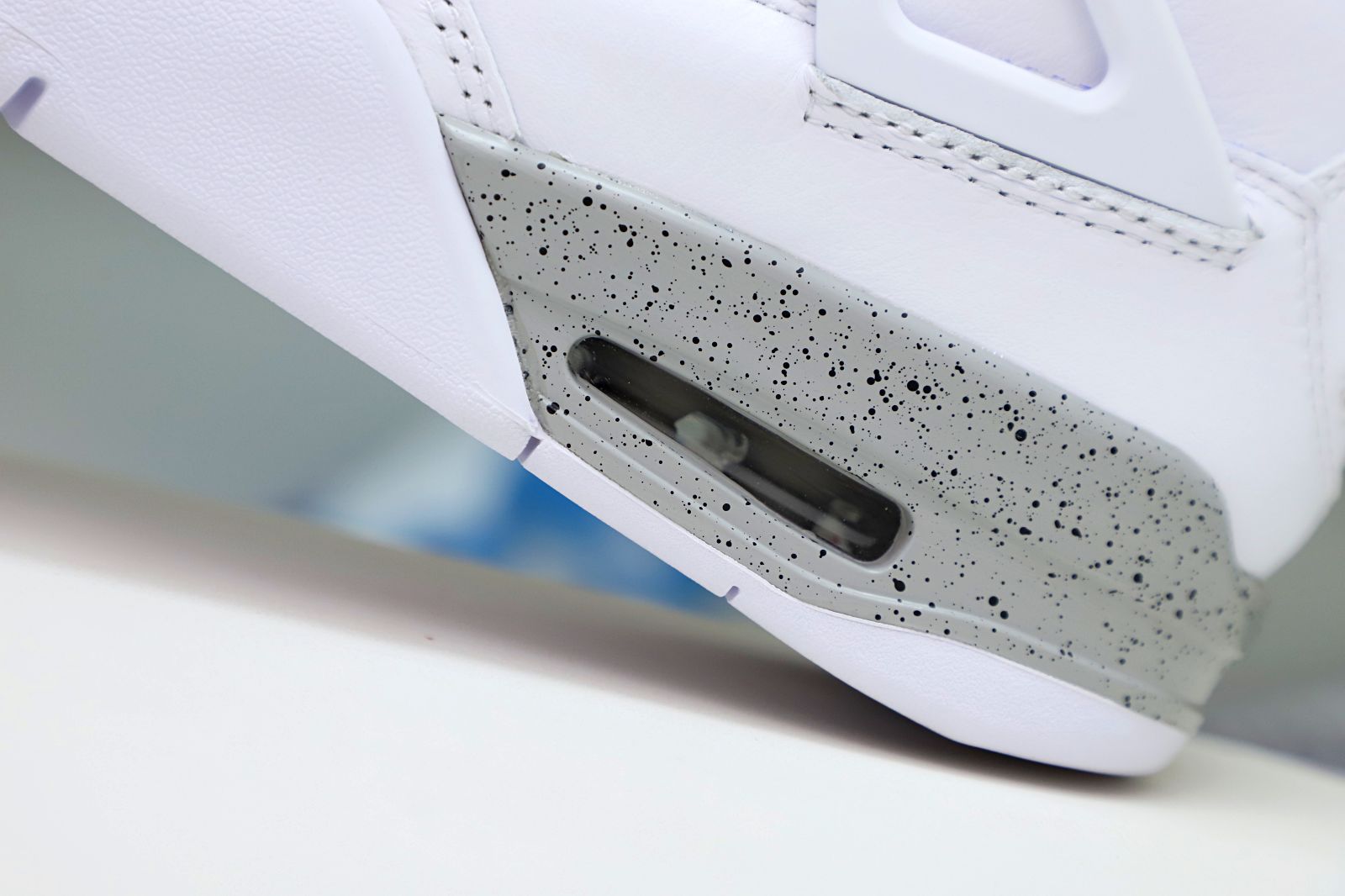 Kimi kick AIR JORDAN 4 RETRO 'WHITE OREO'