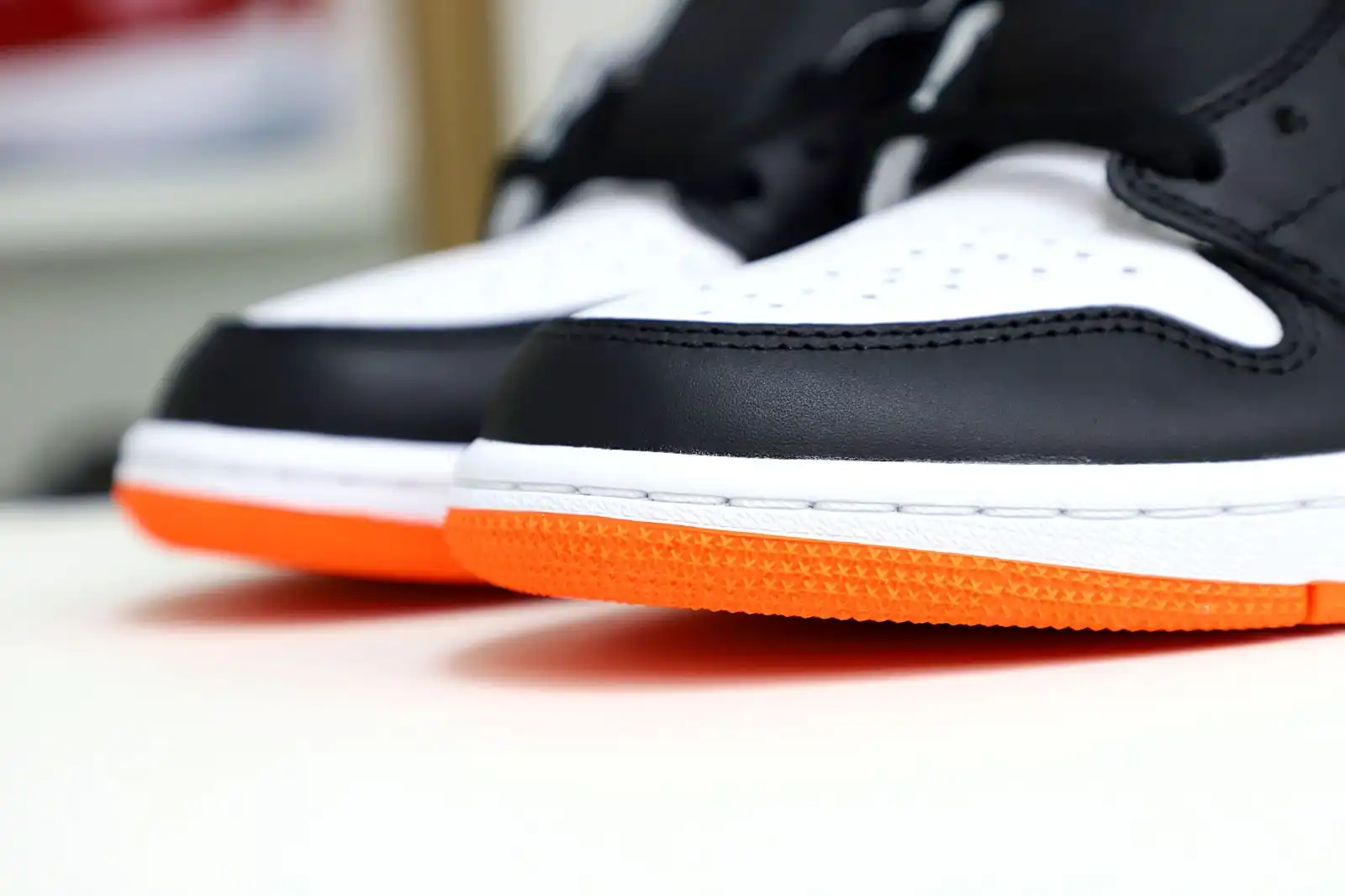 Kimikick Air Jordan 1 Retro High OG Electro Orange'