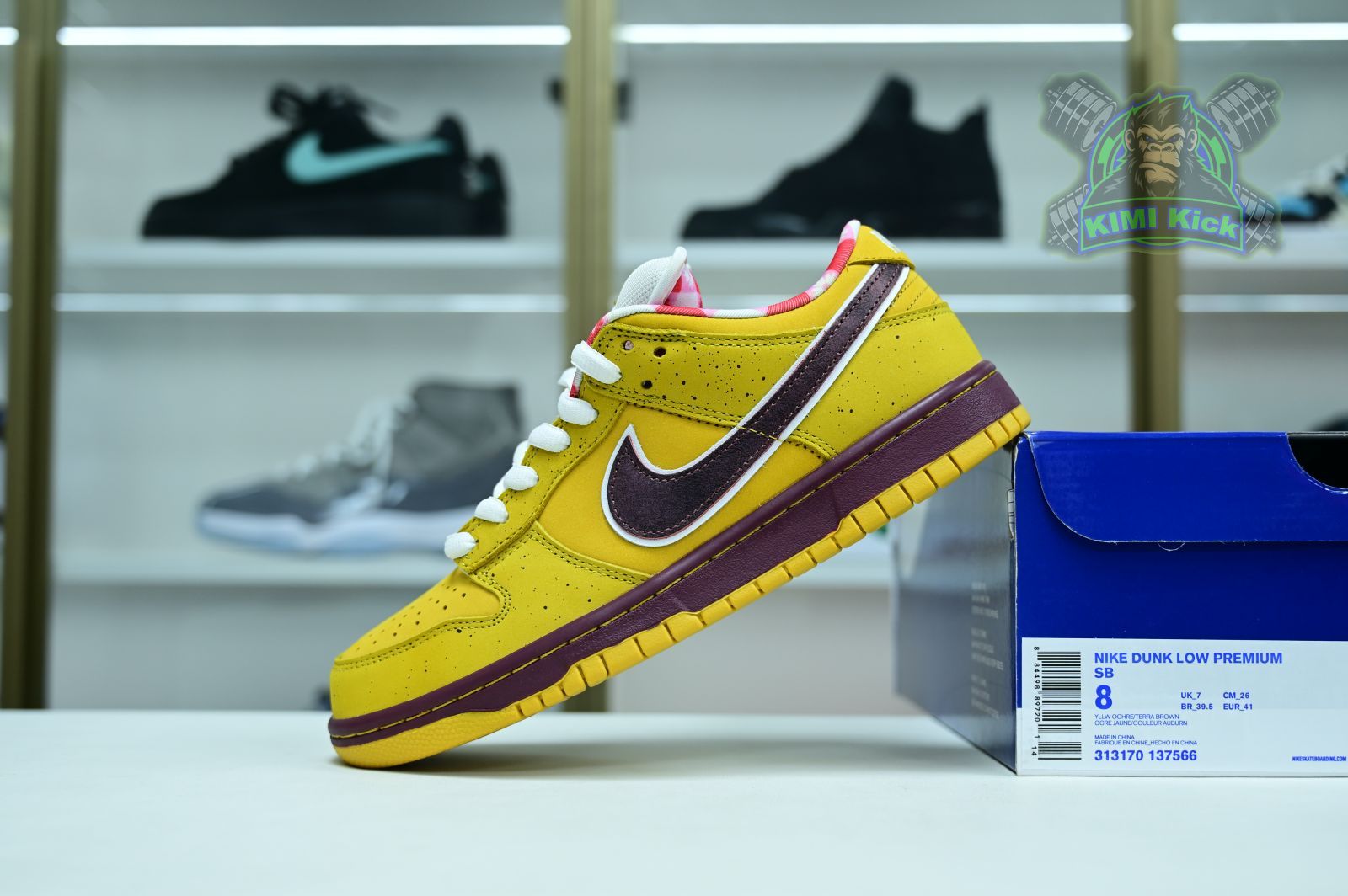 Kimi kick Nike Dunk SB Low YellowLobster