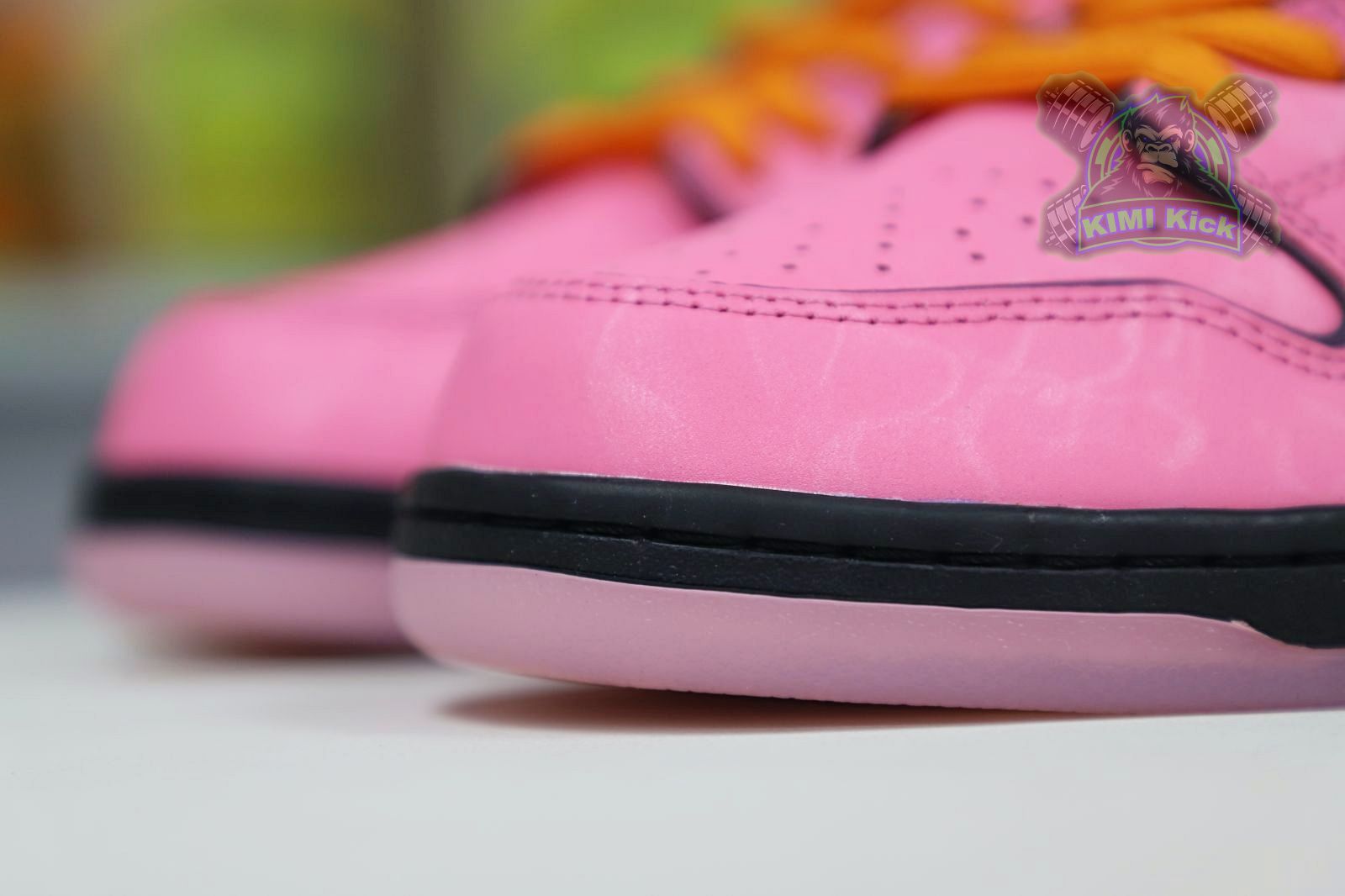 Kimi kick The Powerpuff Girls x Nike Dunk SB Low