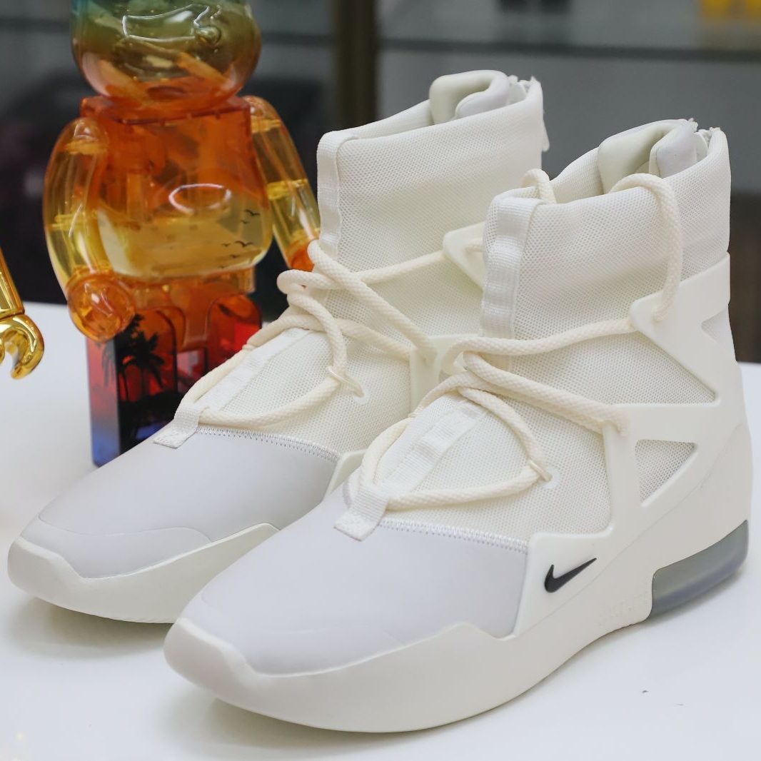 Kimi kick Nike Air Fear of God 1 sail black fog