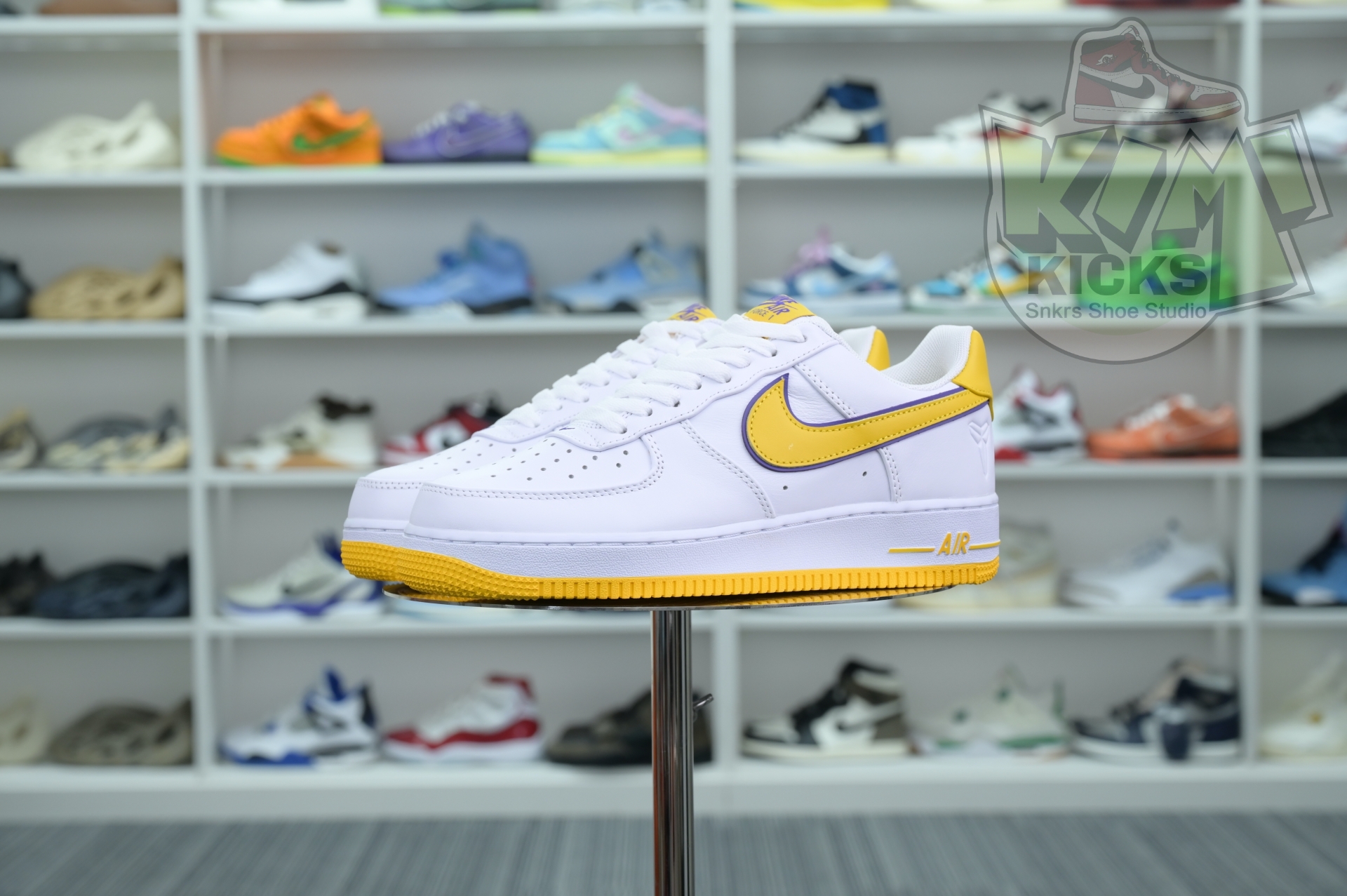 Kimi kick Kobe Bryant x Nike Air Force 1