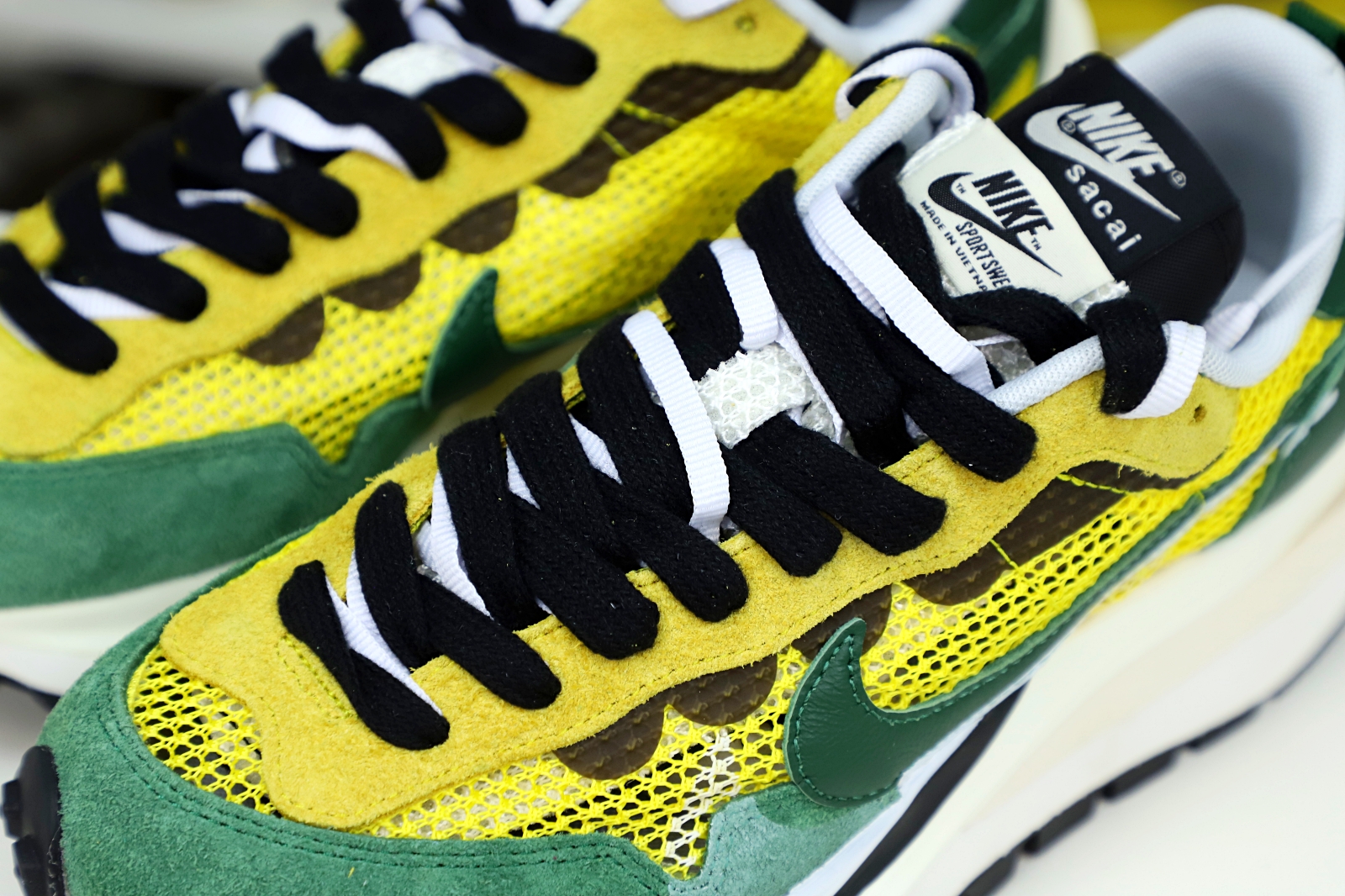 Kimi kick SACAI X VAPORWAFFLE 'TOUR YELLOW'