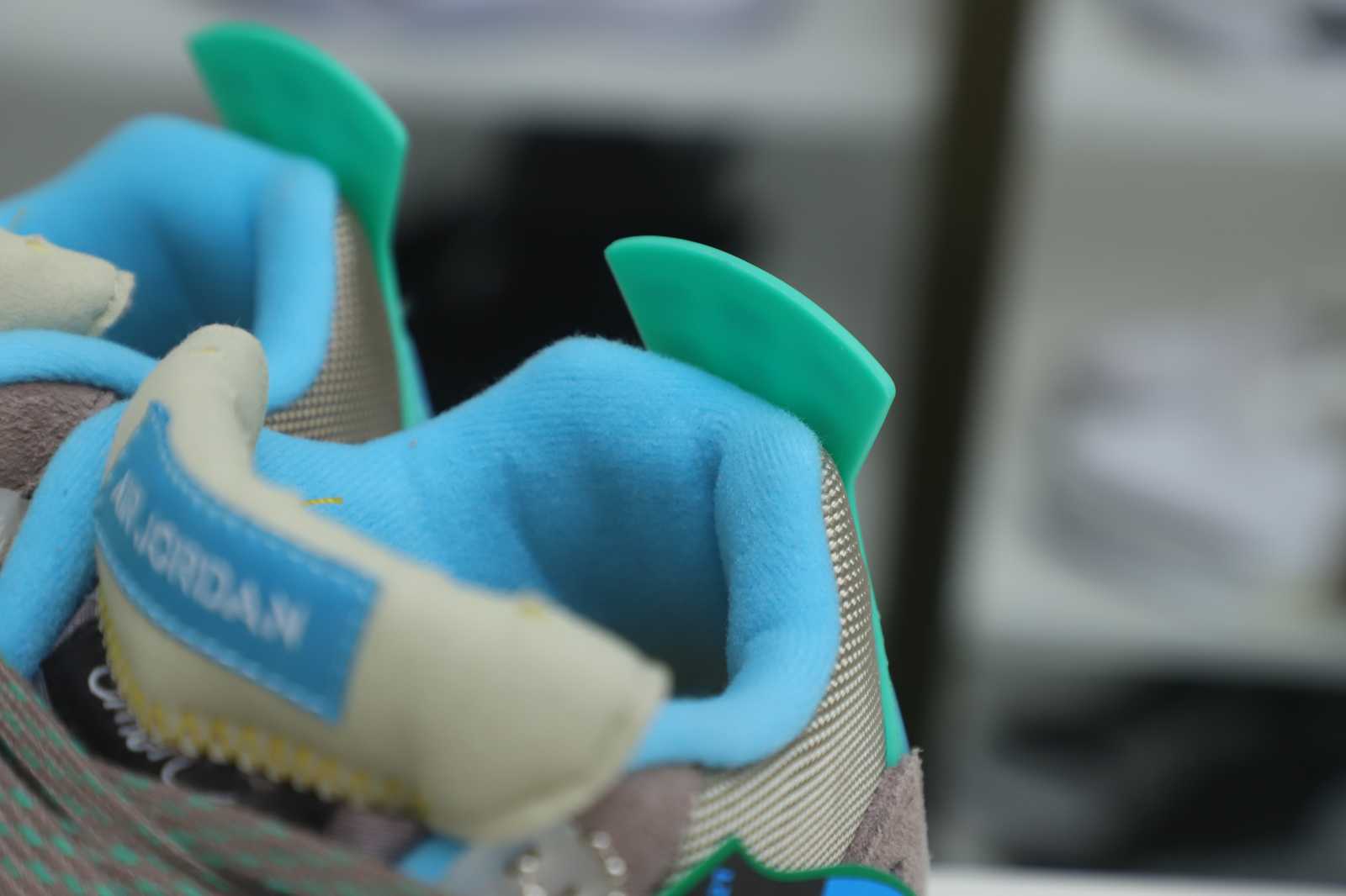 Kimi kick UNION LA X AIR JORDAN 4 RETRO 'TAUPE HAZE'