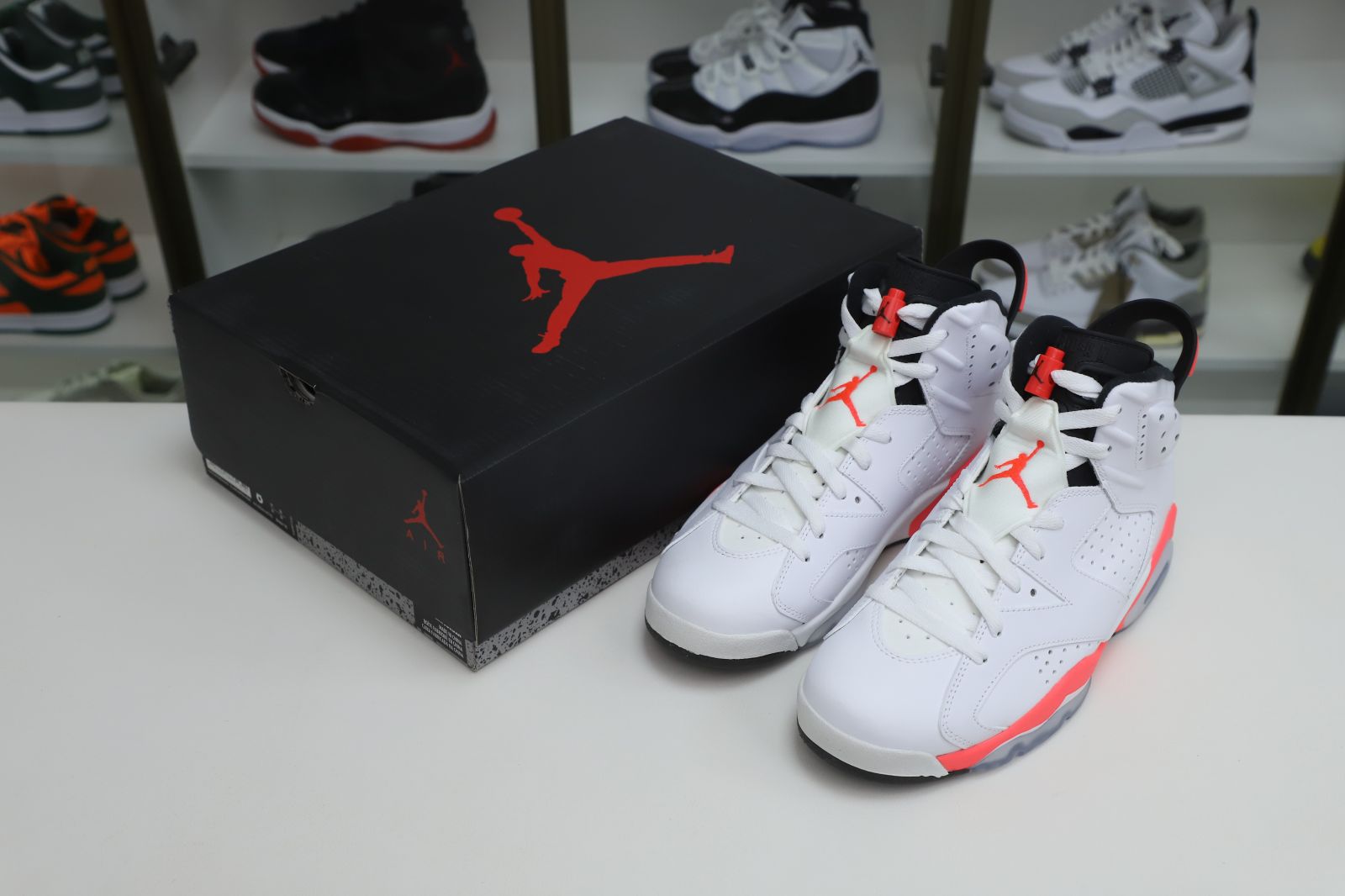 Kimi kick Air Jordan 6 Retroinfrared White