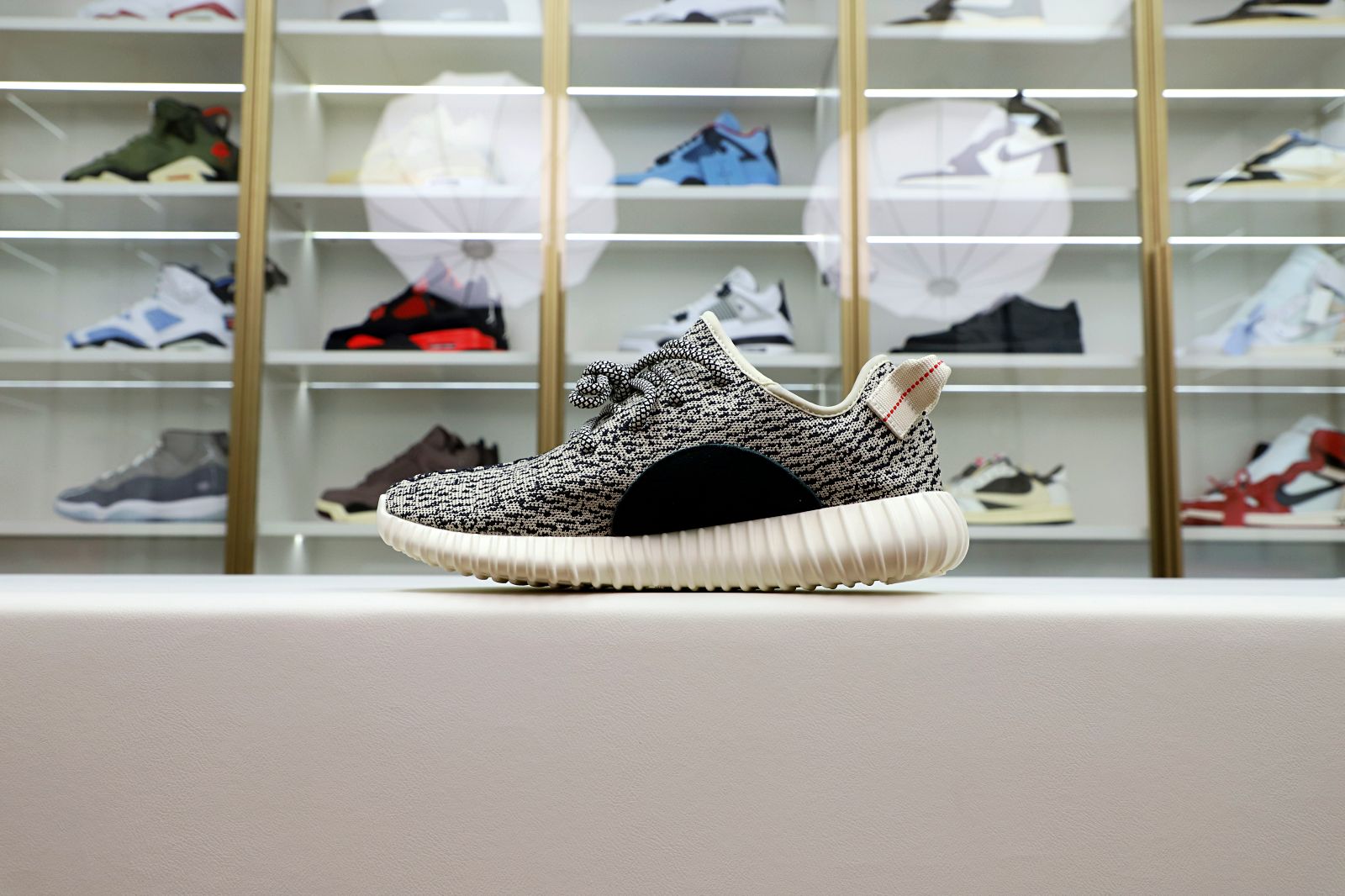 Kimi kick Yeezy boost 350 turtle dove