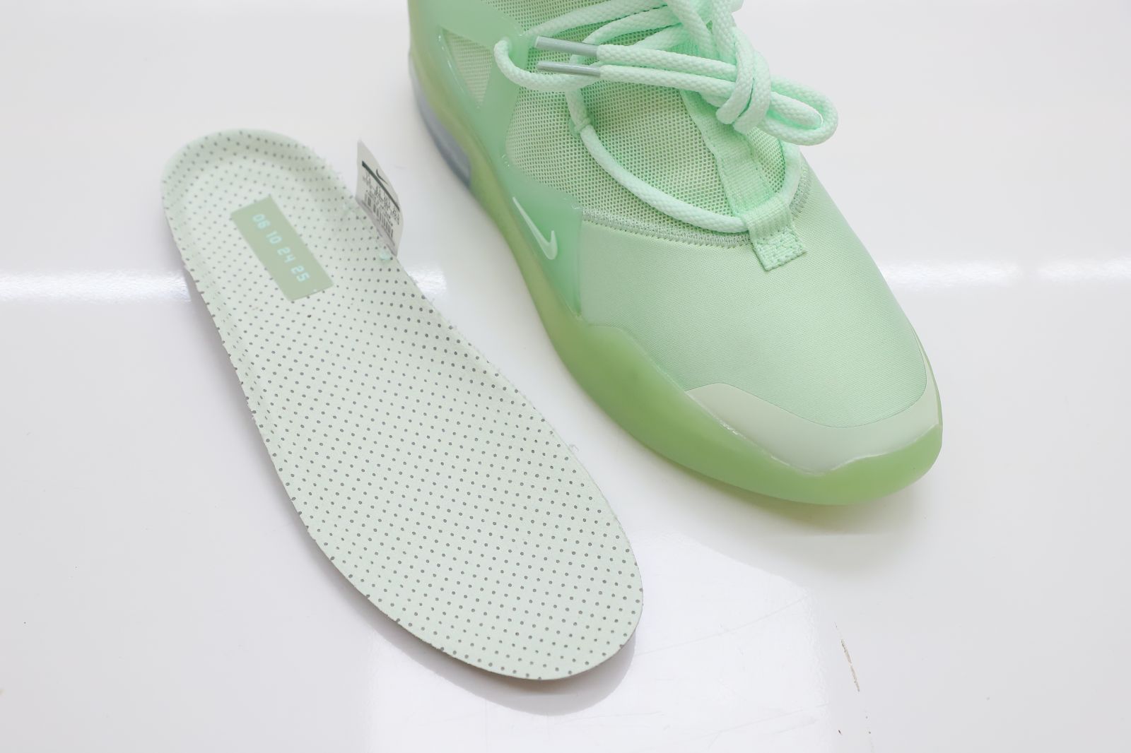 Kimi kick Nike Air Fear of God 1  frosted spruce fog