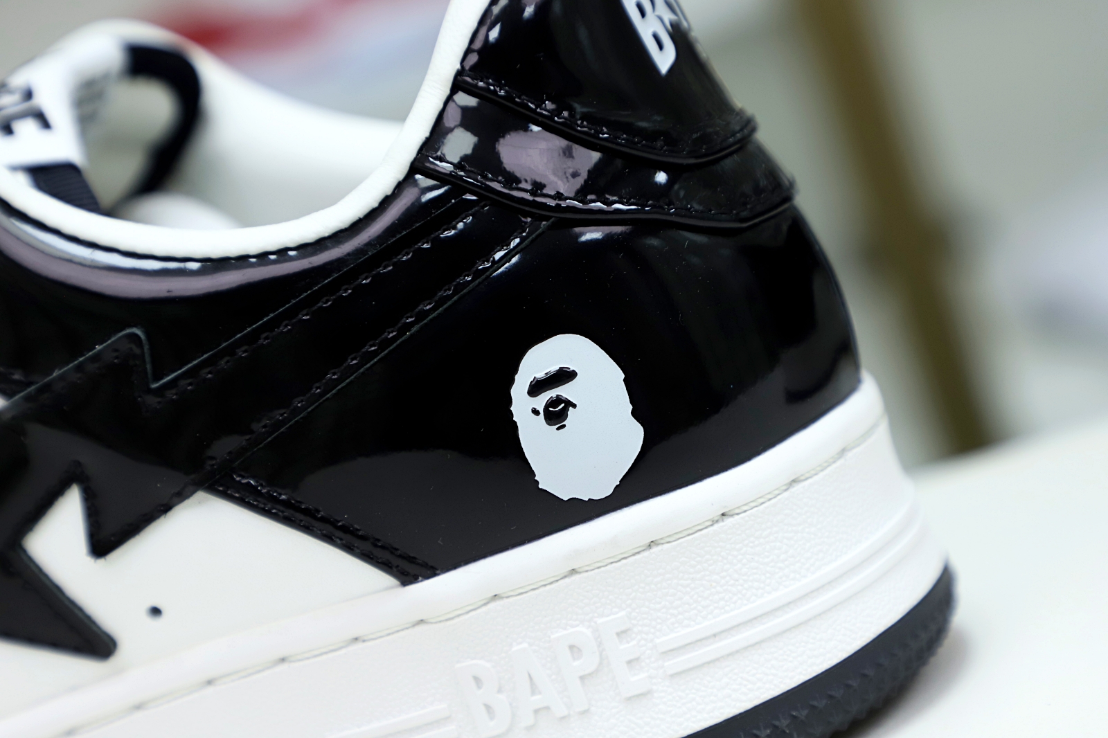 Kimi kick BAPESTA 'BLACK'