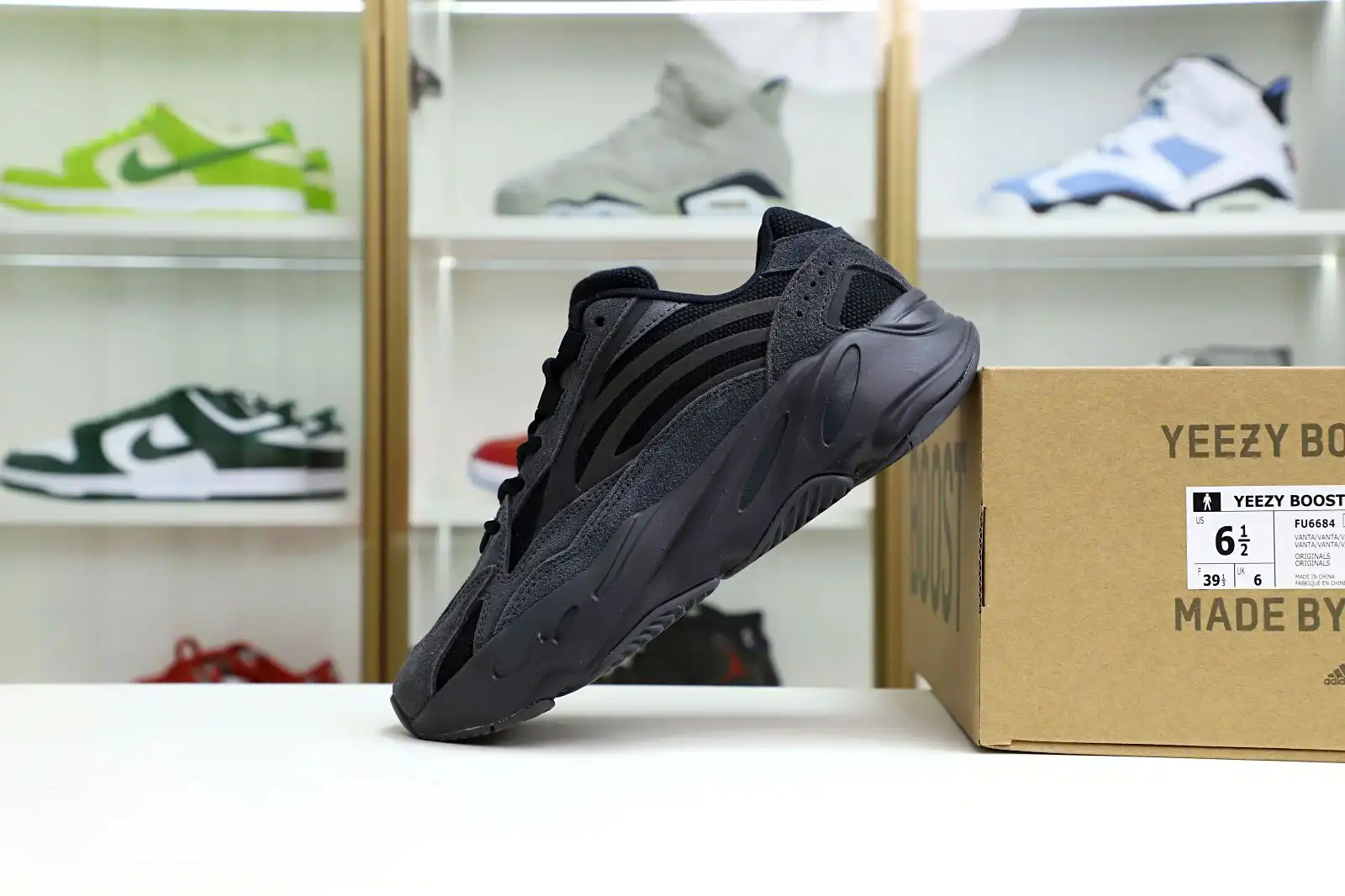 Kimikick Yeezy Boost 700 V2 Vanta 2019