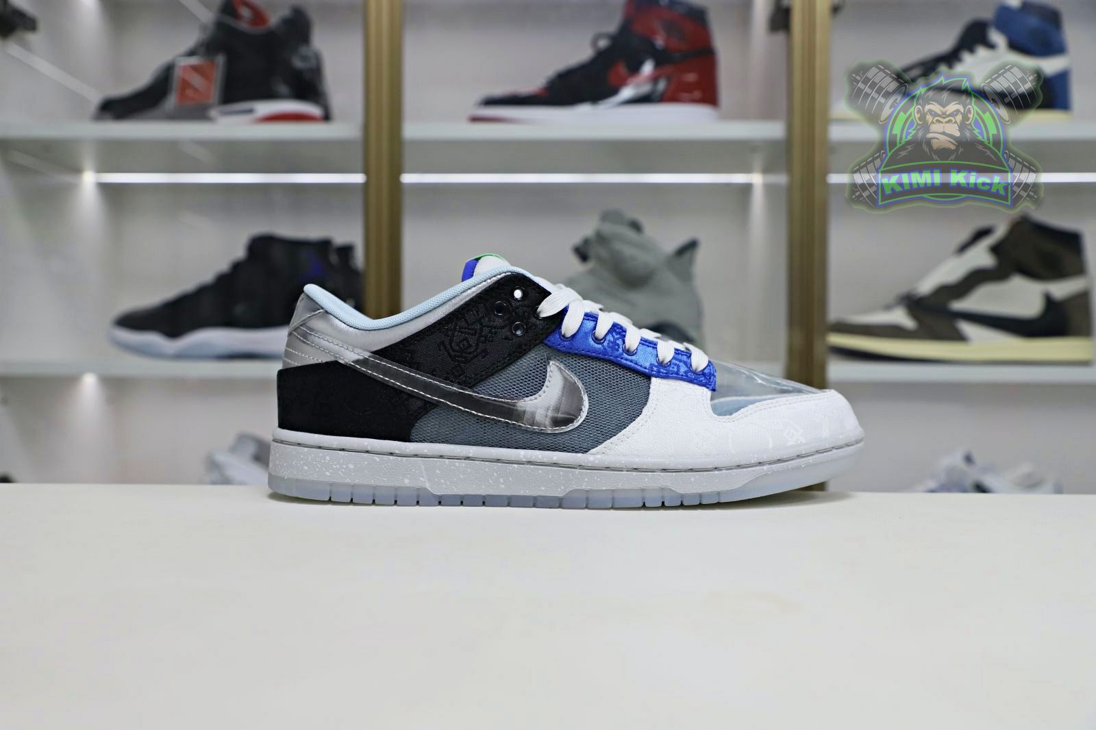 Kimi kick CLOT x Nike Dunk Low