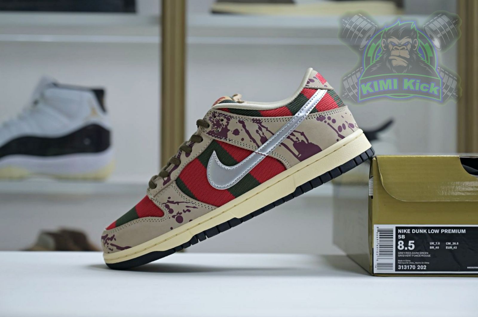 Kimi kick Nike Dunk SB Low Freddy Krueger