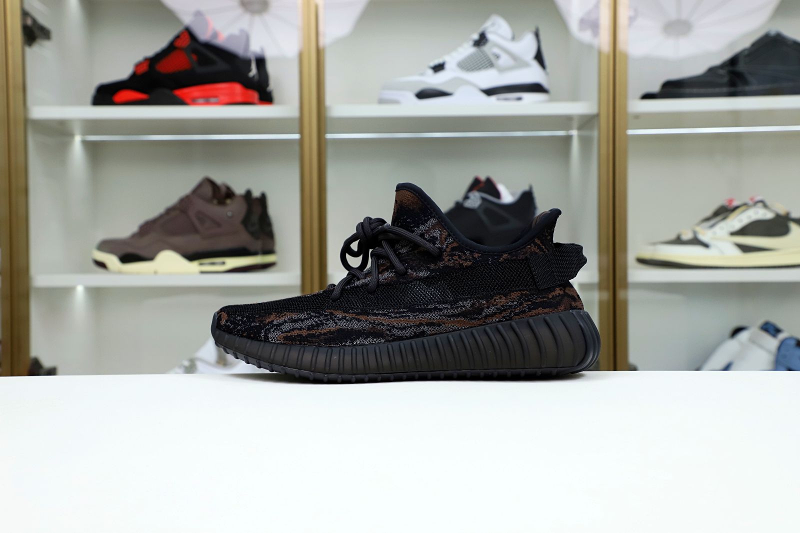 Kimi kick YEEZY BOOST 350 V2 MX ROCK