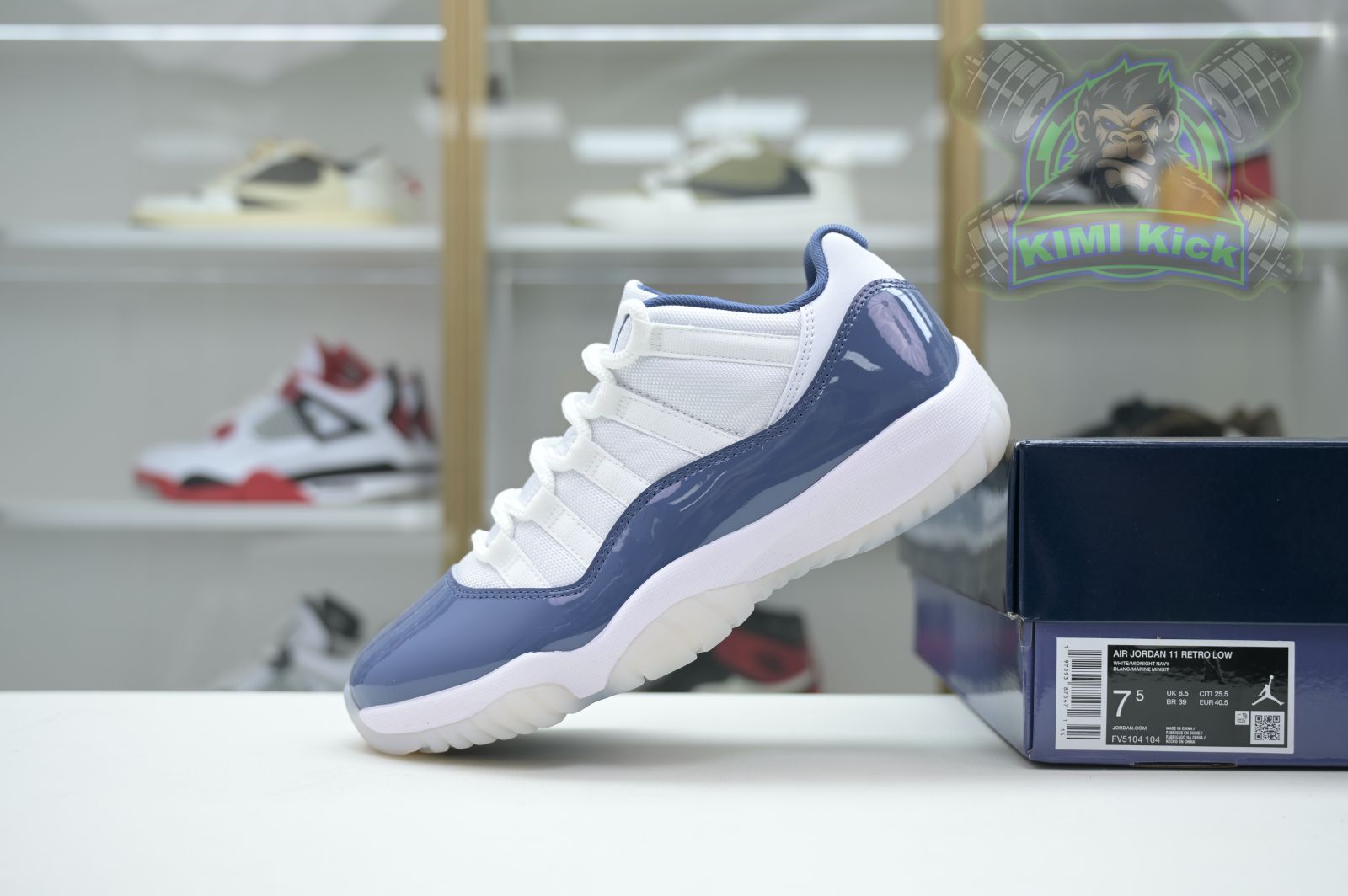 Kimi kick Jordan Air Jordan 11 Low“Diffused Blue”