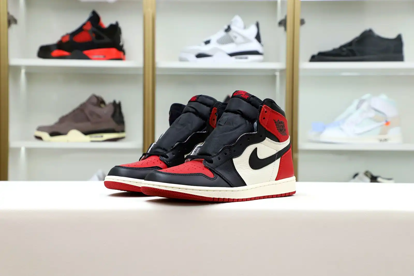 Cheap Kimikick AIR JORDAN 1 RETRO HIGH OG 'BRED TOE'