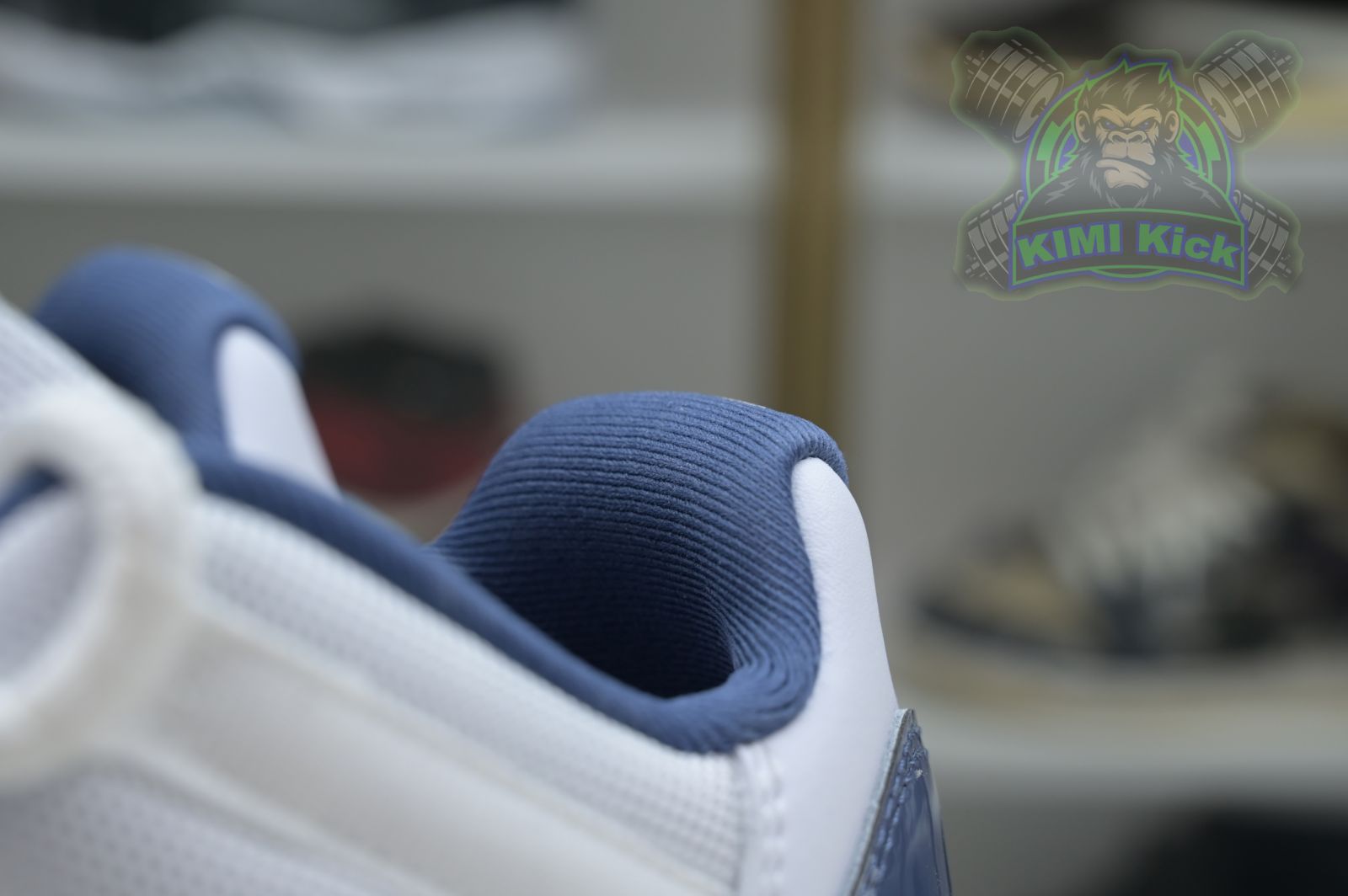 Kimi kick Jordan Air Jordan 11 Low“Diffused Blue”