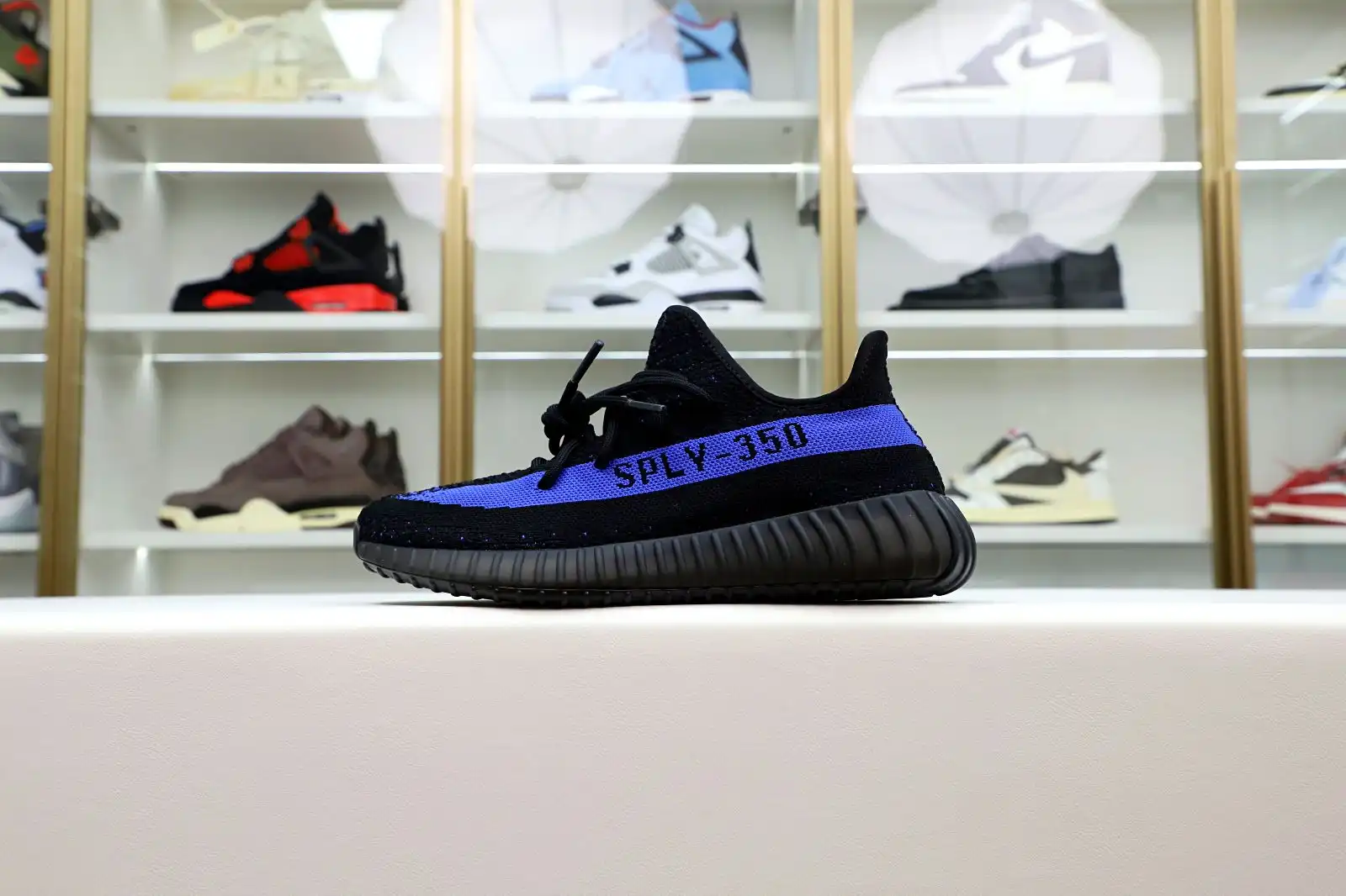 Kimikick YEEZY BOOST 350 V2 'DAZZLING BLUE'