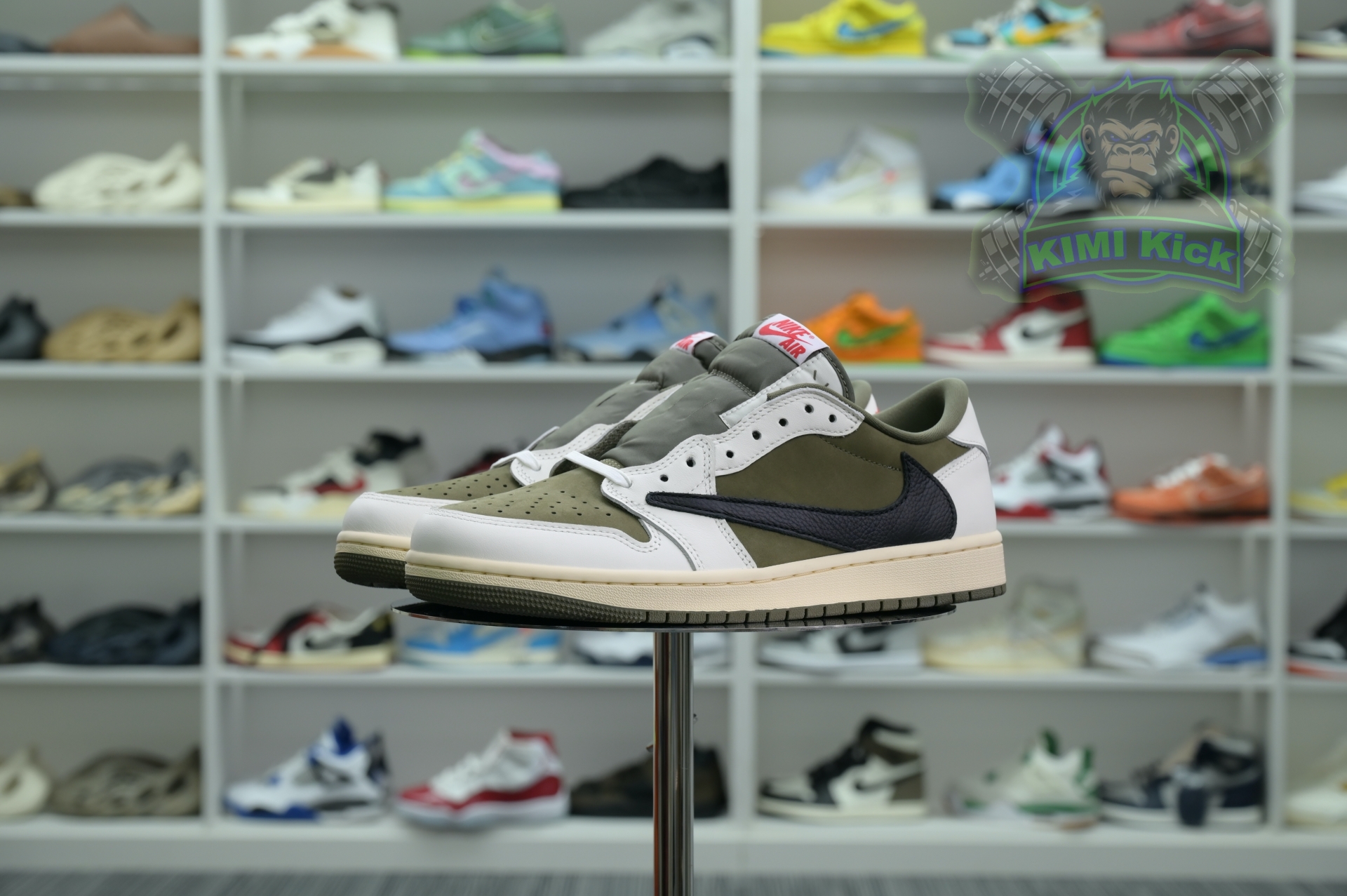 Kimi kick Travis Scottx Jordan Air Jordan 1Low OG “Medium Olive”