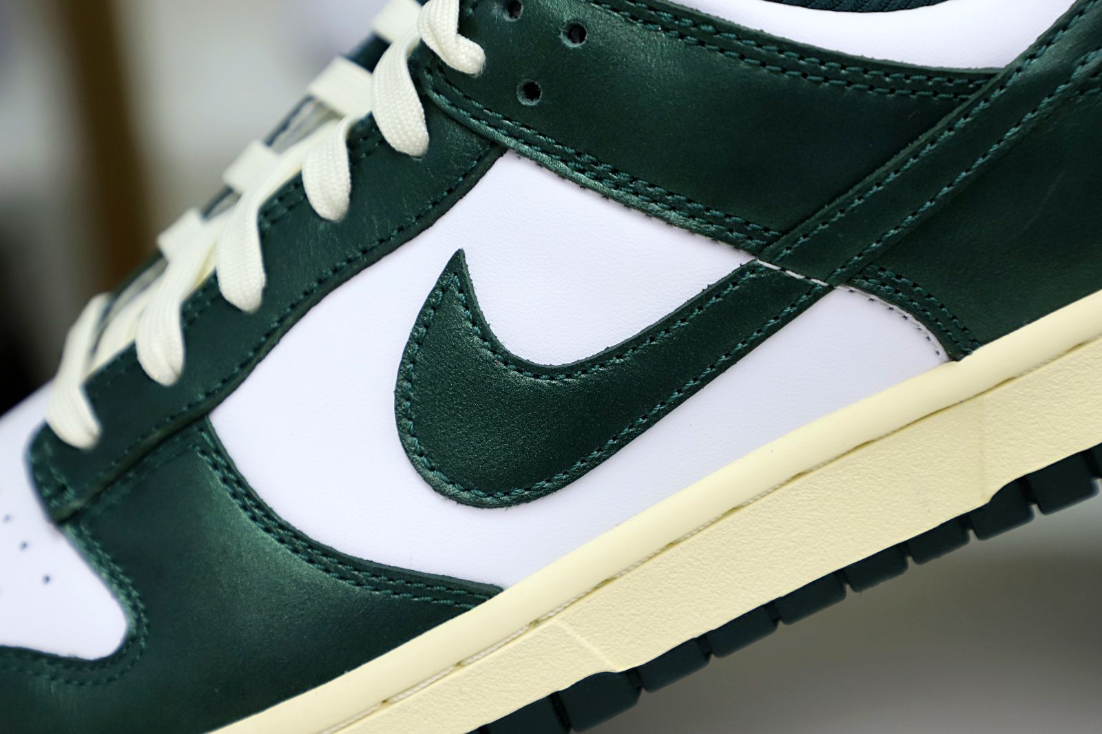 Kimi kick NIKE WMNS DUNK LOW 'VINTAGE GREEN'