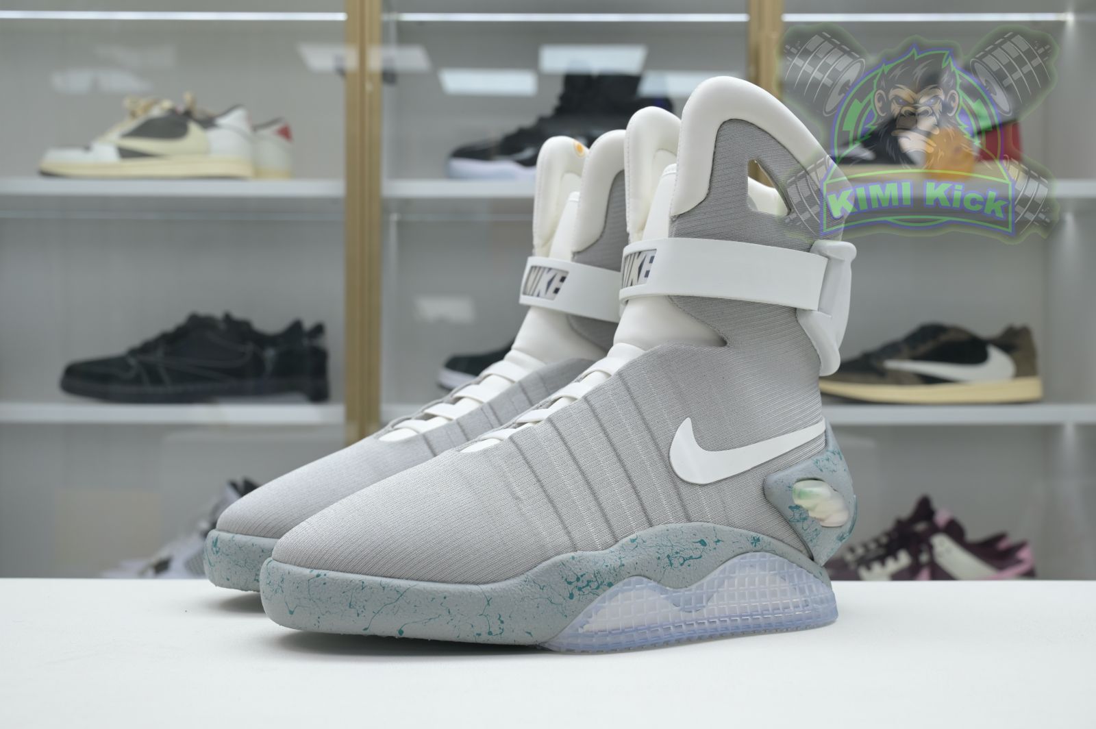 Kimi kick Nike Air MAG back to the future 2016