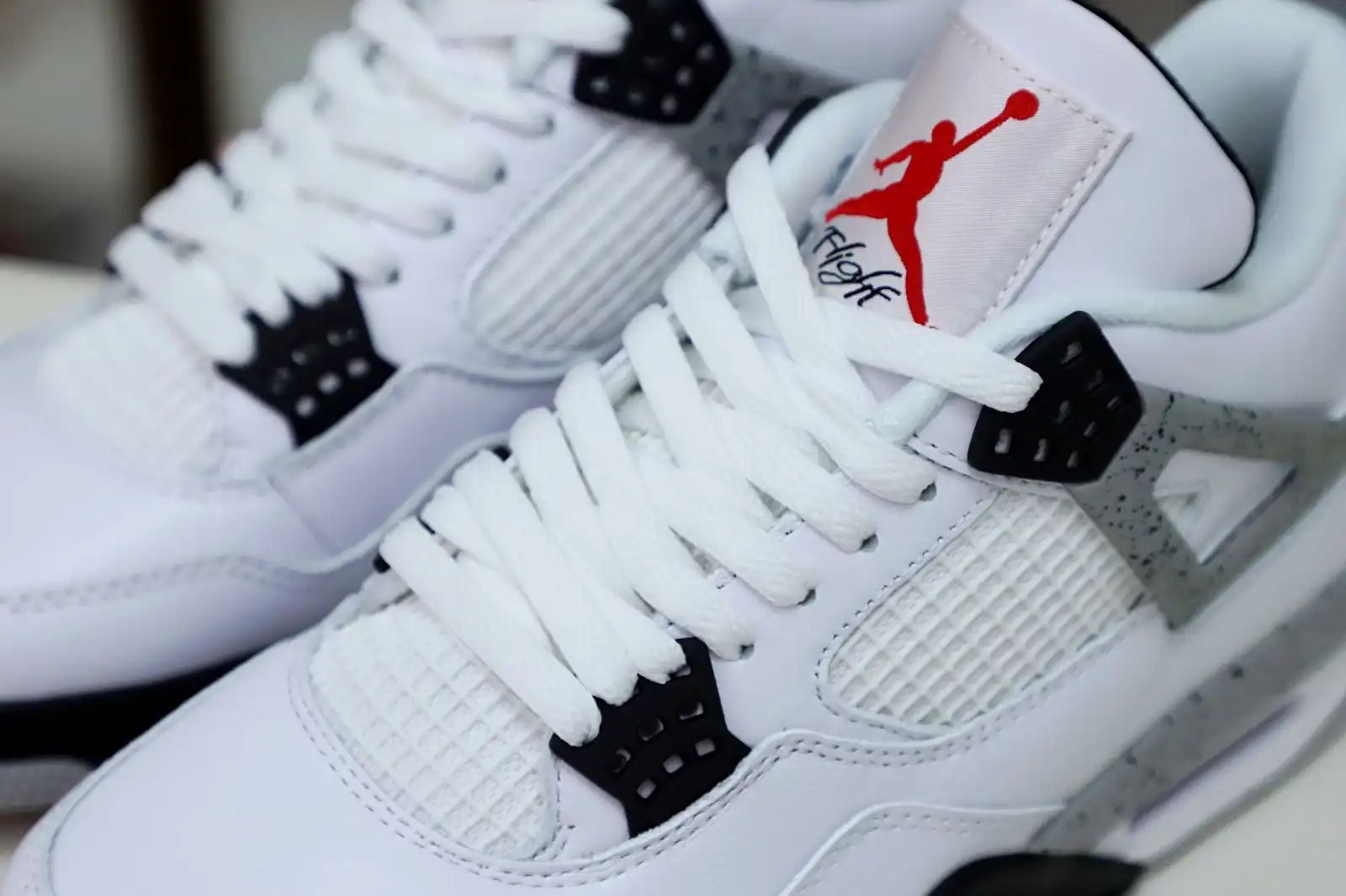 Rep Kimi kick Air Jordan 4 Retro White Cement