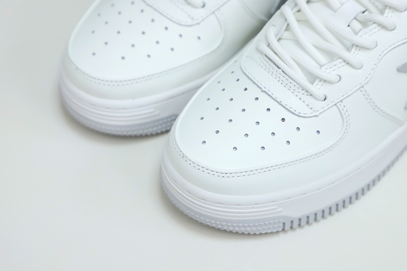 Kimi kick BAPESTA 'WHITE'