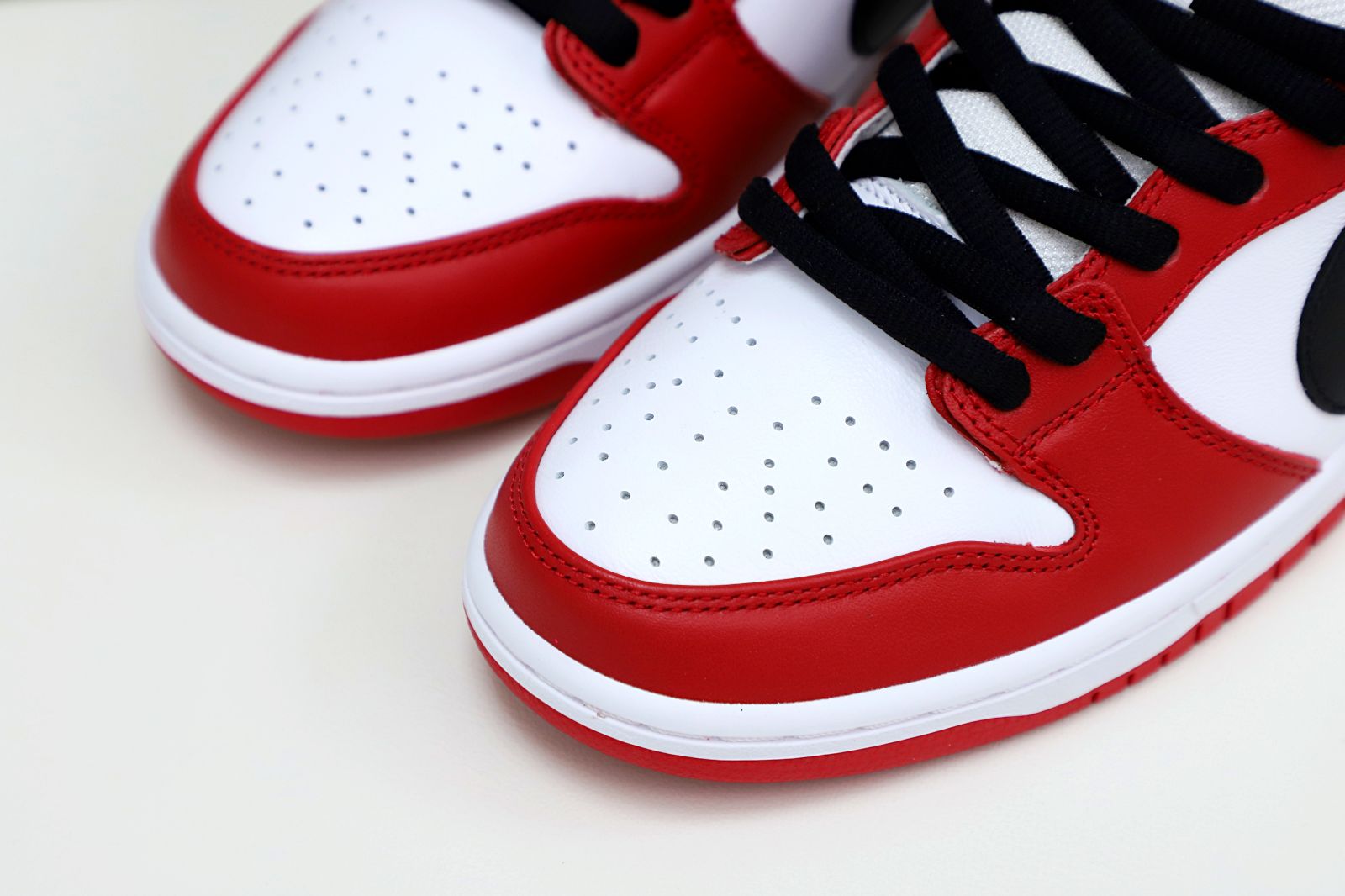 Kimi kick NIKE SB DUNK LOW “CHICAGO”