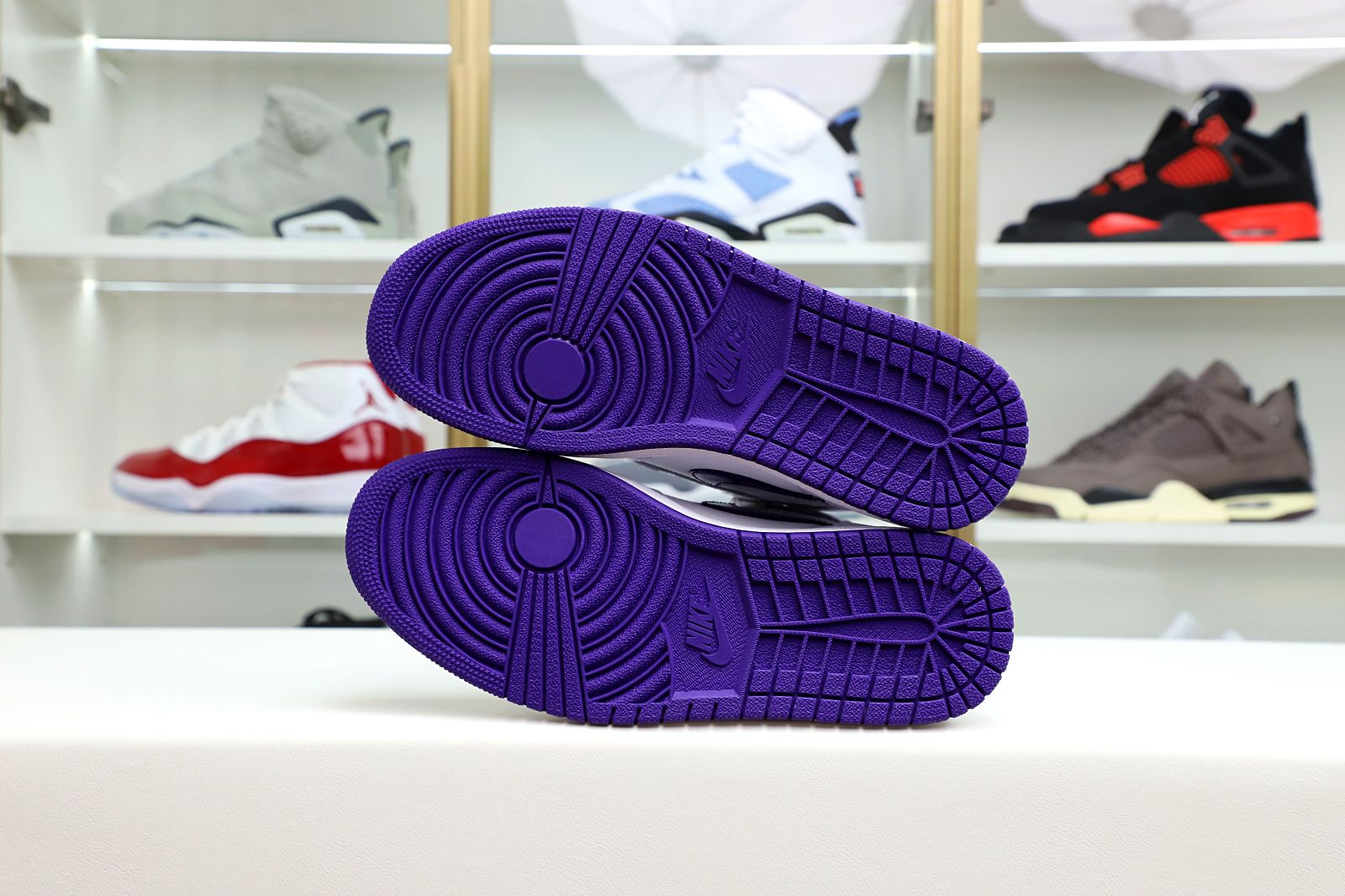 Kimi kick Air Jordan 1 High OG Court Purple