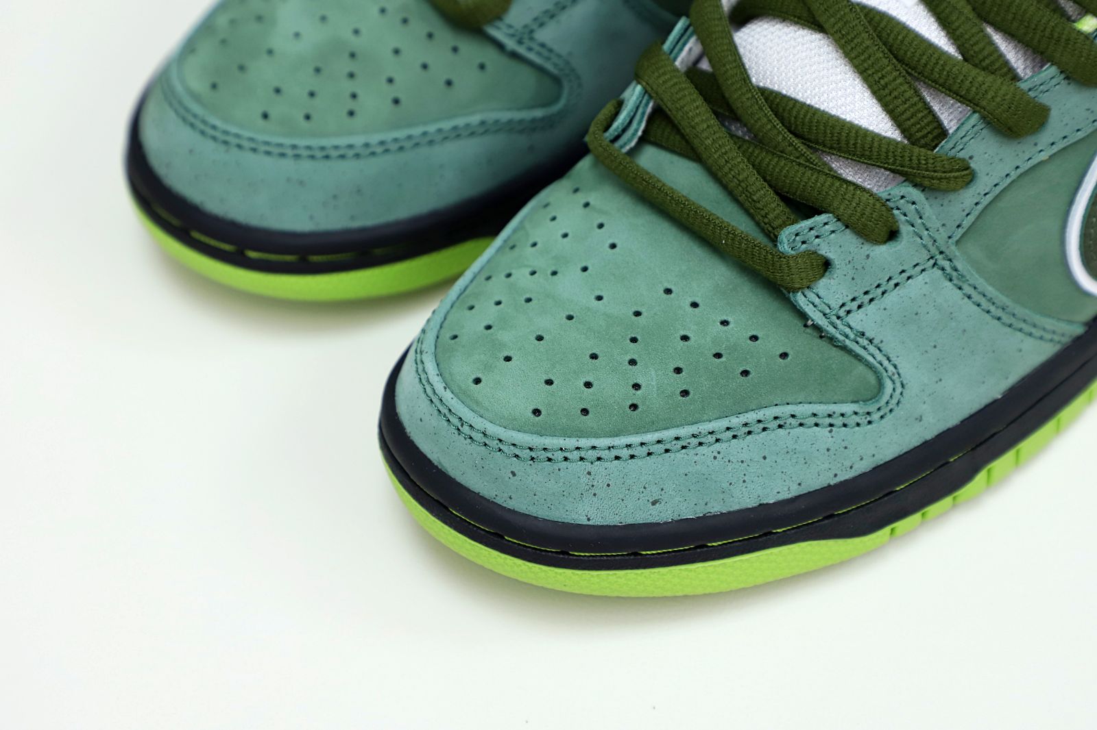 Kimi kick Concepts x Nike SB Dunk Low Green Lobster