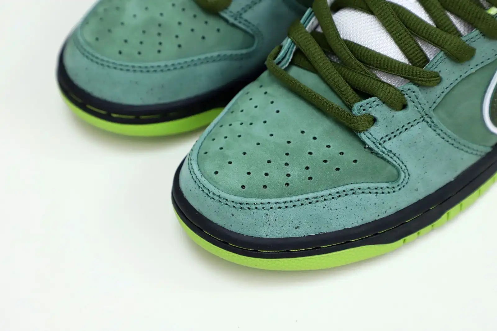 Kimikick Concepts x Nike SB Dunk Low Green Lobster