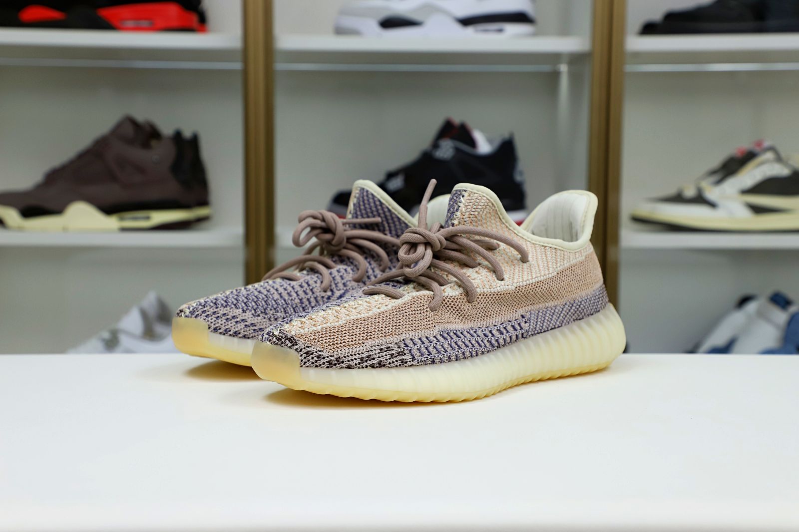 Kimi kick YEEZY BOOST 350 V2 'ASH PEARL'