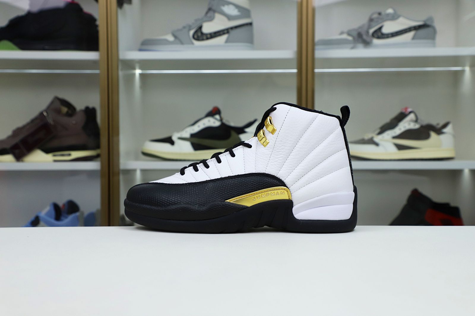 Kimi kick AIR JORDAN 12 RETRO 'ROYALTY'