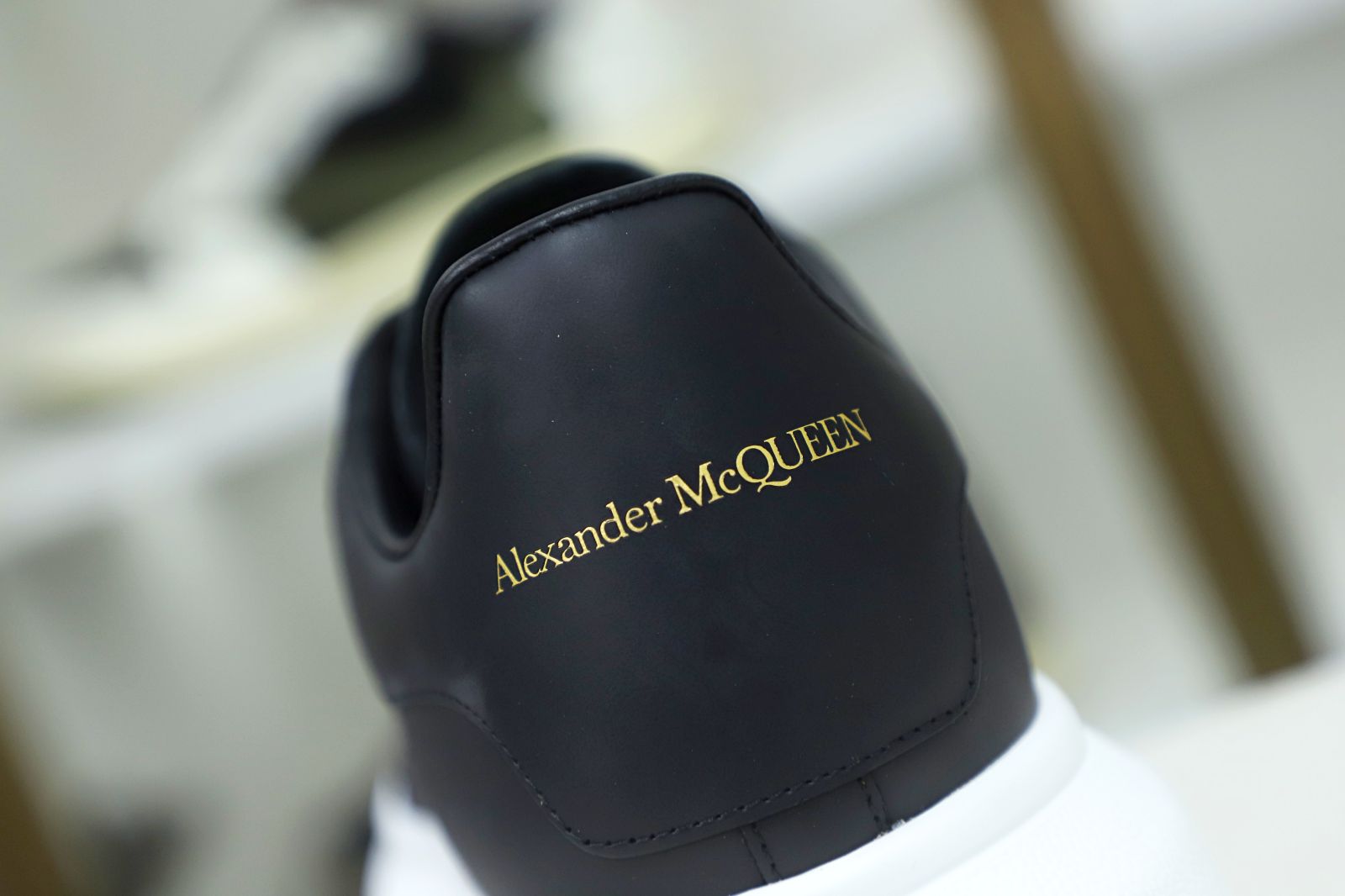 Kimi kick ALXNDER MC MCQUE*N Oversized Sneaker