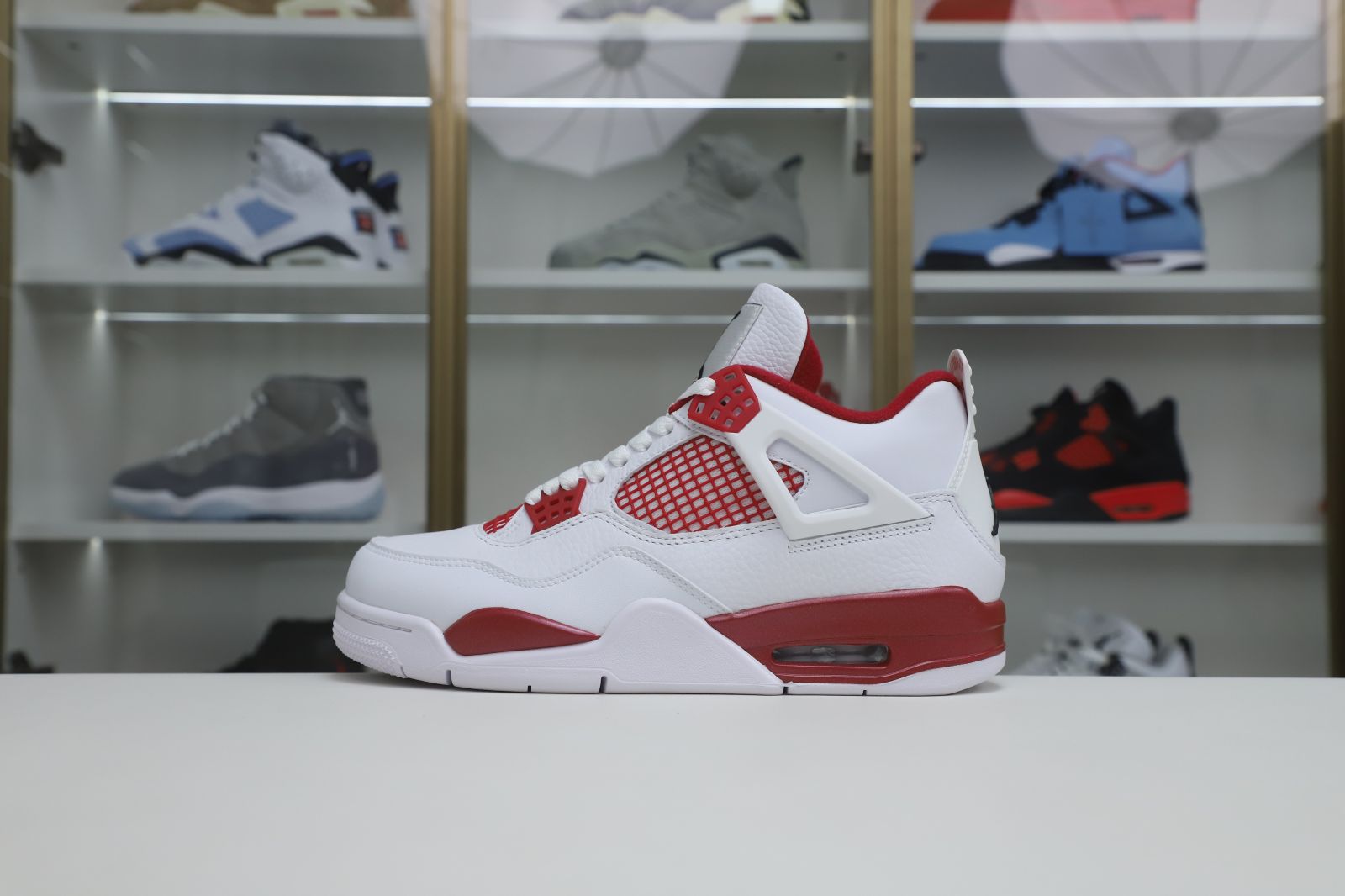 Kimi kick AIR JORDAN4 RETRO ALTERNATE 89