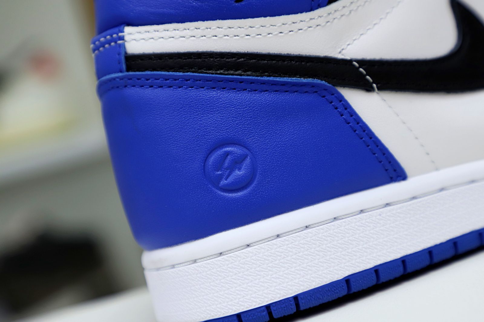 Kimi kick FRAGMENT DESIGN X AIR JORDAN 1 RETRO HIGH