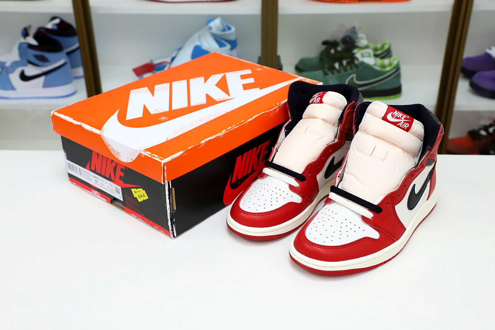 Kimi kick AIR JORDAN 1 REIMAGINED LOST AND FOUND “CHICAGO” 2022