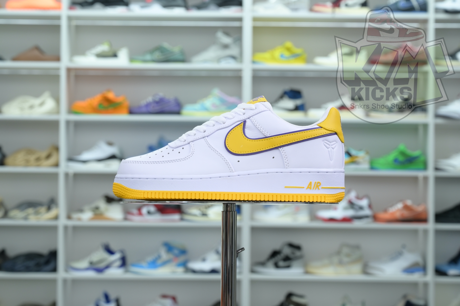 Kimi kick Kobe Bryant x Nike Air Force 1