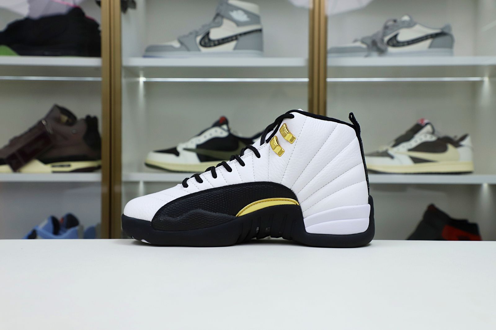 Kimi kick AIR JORDAN 12 RETRO 'ROYALTY'