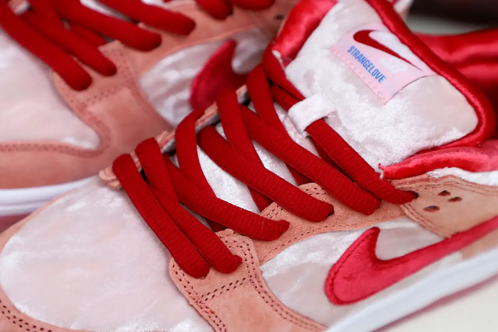 Kimikick STRANGELOVE X DUNK LOW SB 'VALENTINE'S DAY'