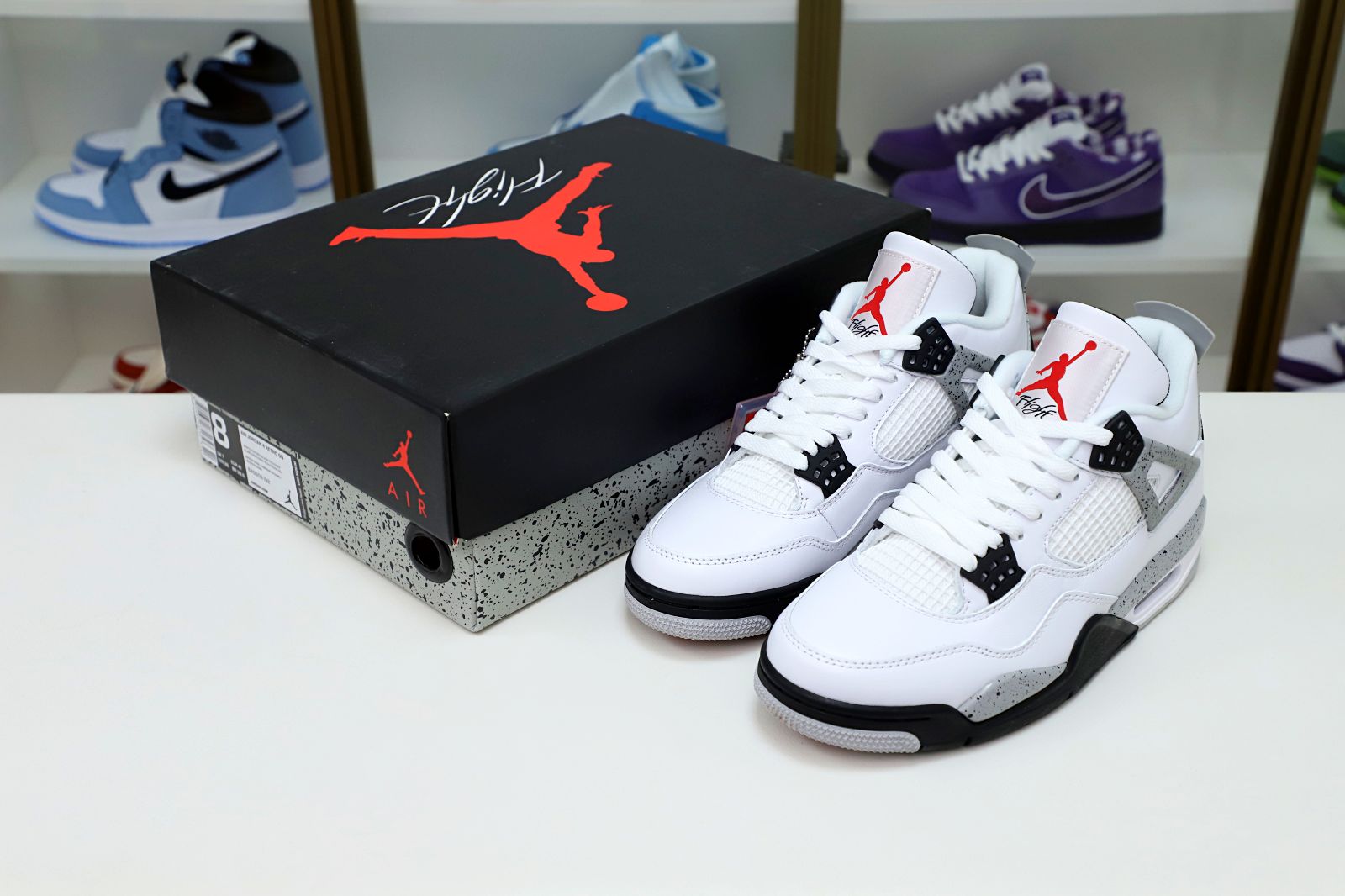 Kimi kick Air Jordan 4 Retro White Cement