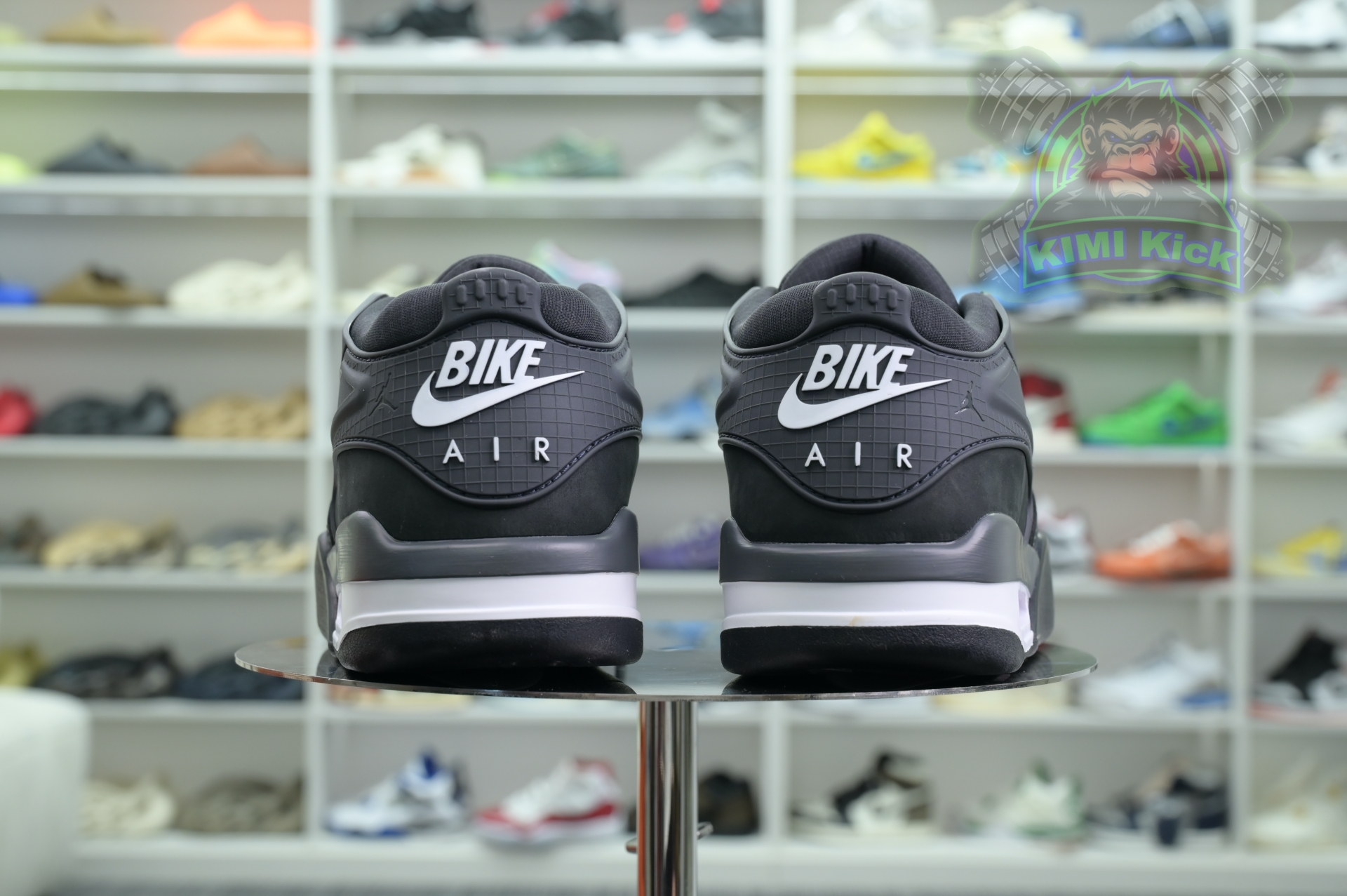 Kimi kick Nigel Sylvester x Jordan Air Jordan 4 RM SP “Anthracite”