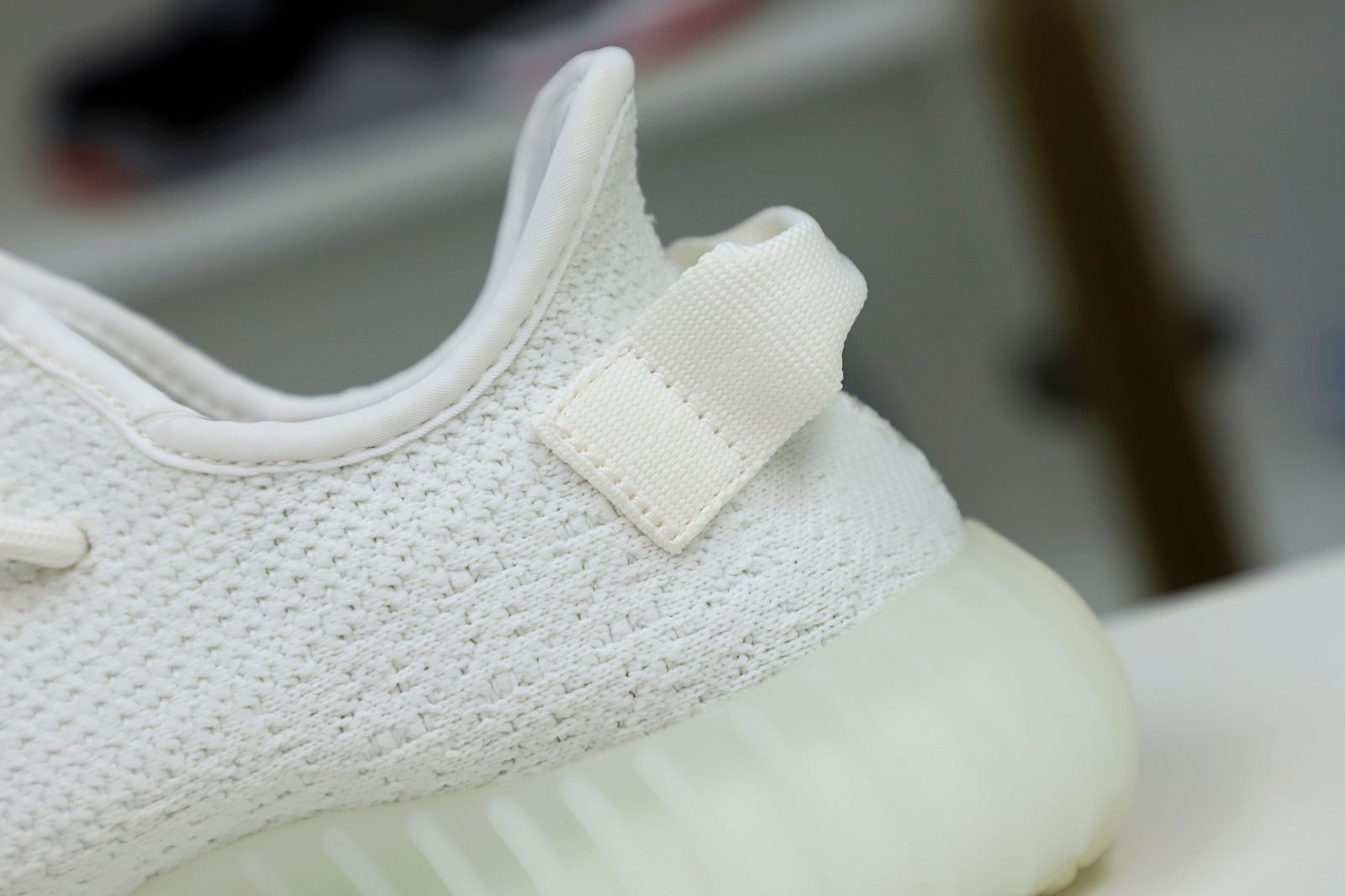 Kimi kick YEEZY BOOST 350 V2 'CREAM WHITE   TRIPLE WHITE'