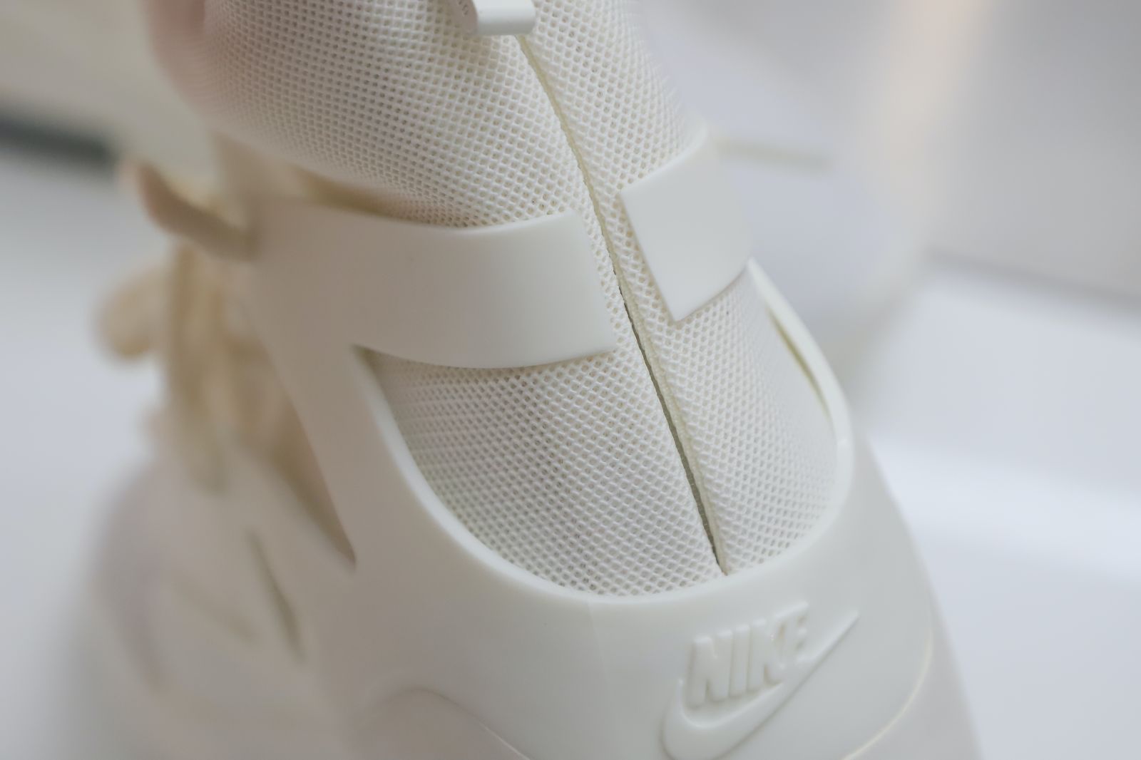 Kimi kick Nike Air Fear of God 1 sail black fog