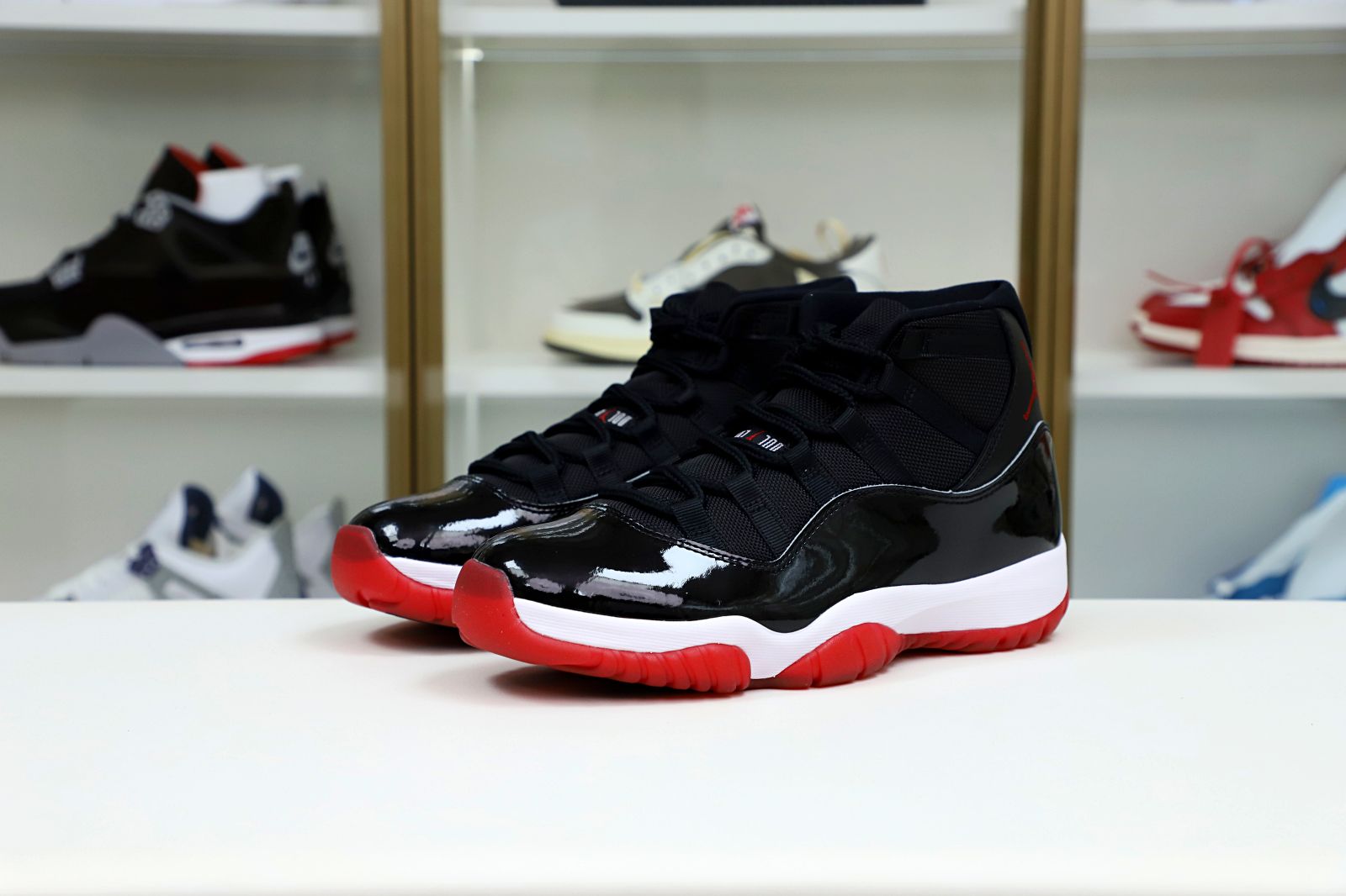 Kimi kick AIR JORDAN 11 RETRO 'BRED' 2019